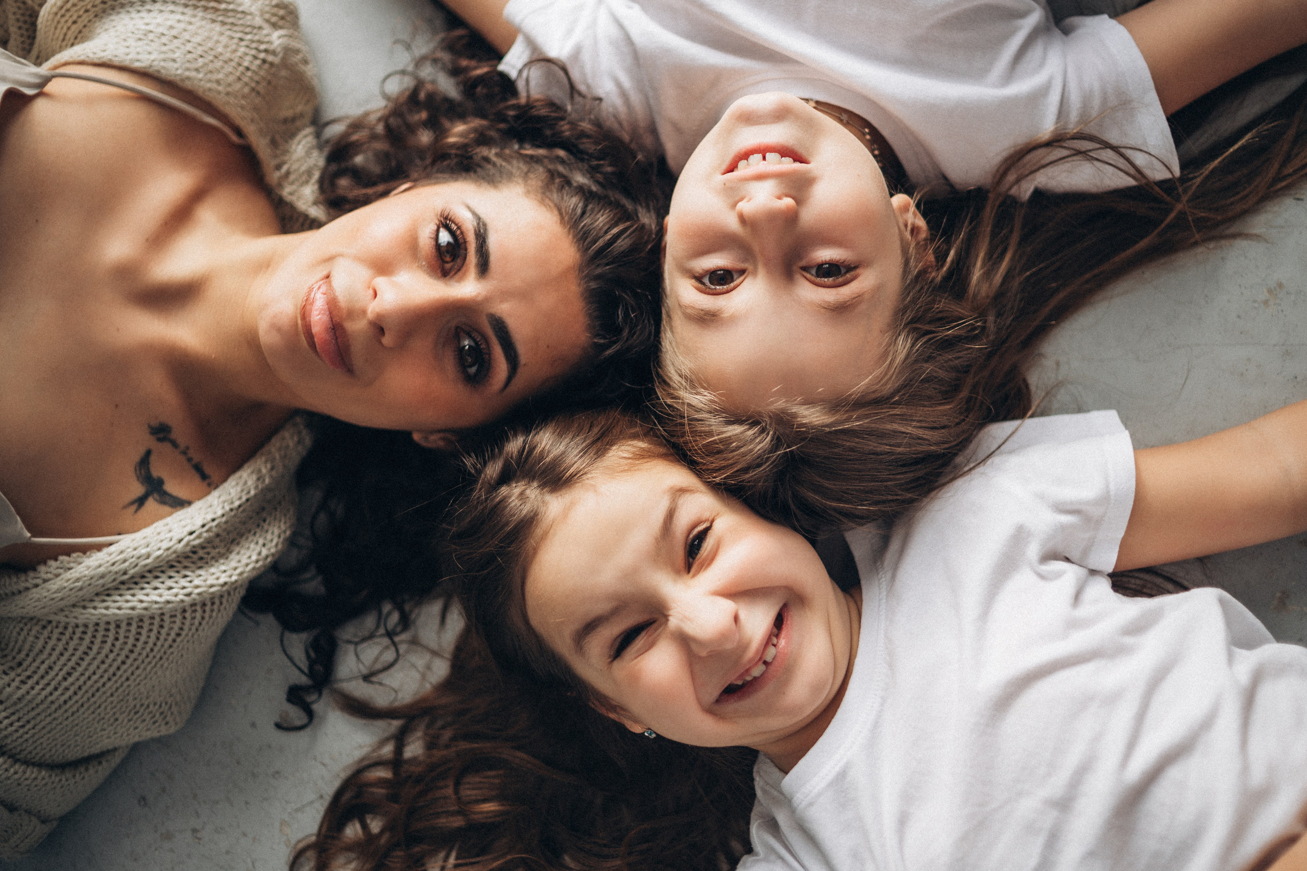 МИА, МАЙЯ, ЛЕНА. Семейная фотосессия. Настоящие портреты и истории