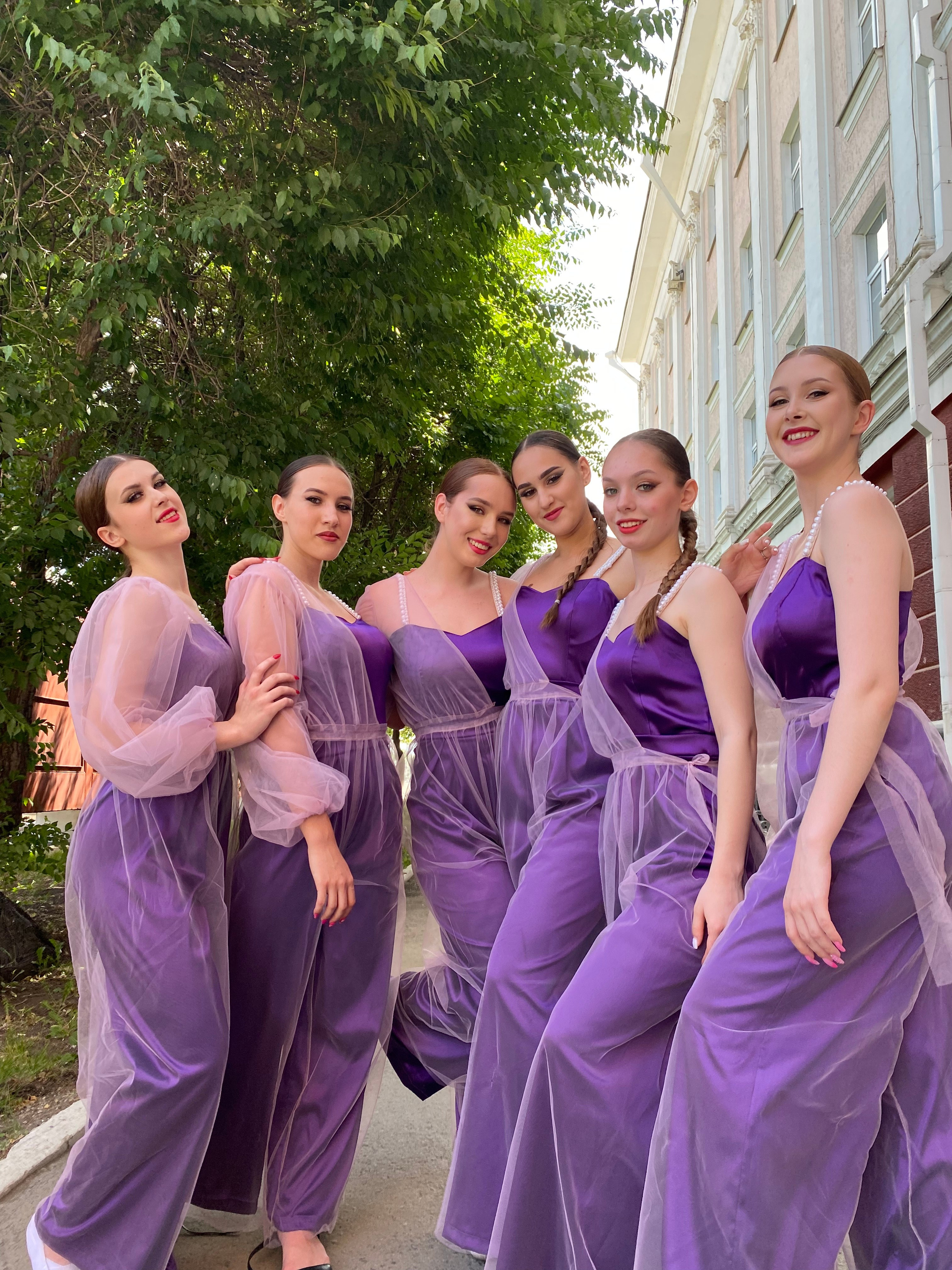 LIFE. Танцевальная шоу-группа «GRANAT»