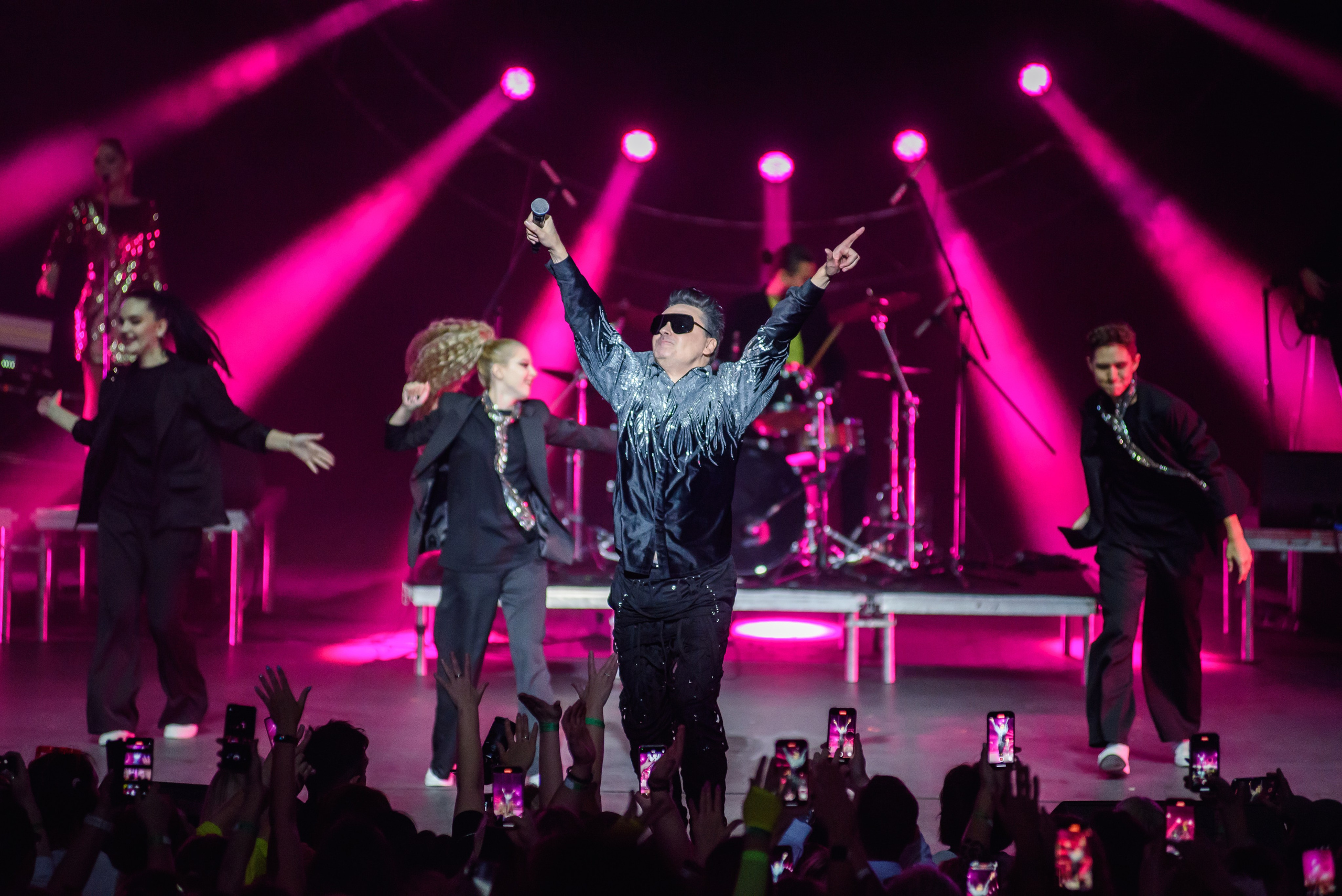 Дискотека 80-90-2000х — «Имена на все времена», Крокус Сити Холл. Бренд-фотограф для экспертов и блогеров в Москве Влада Горбовская