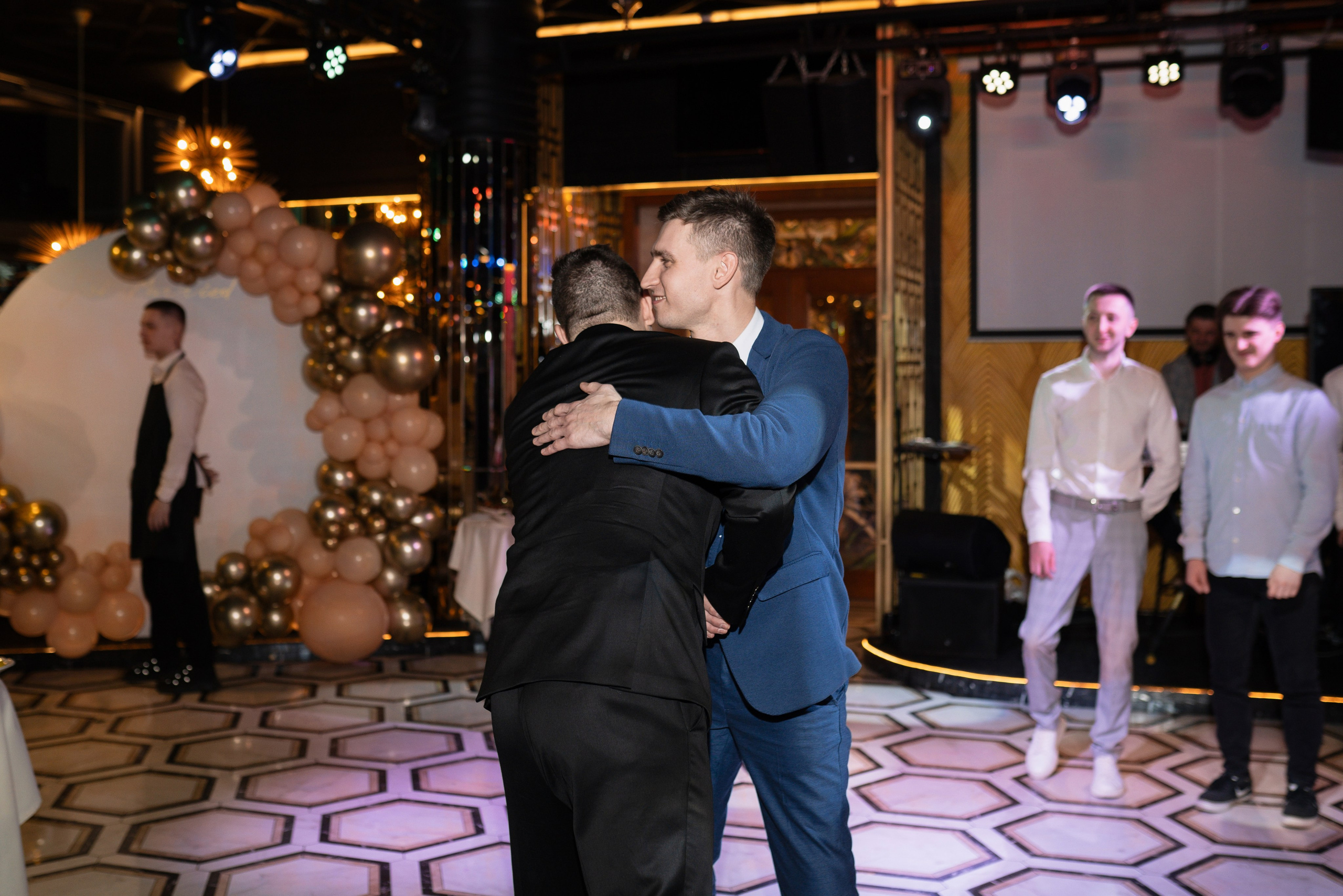 Анна и Роман. Виктория Кинкладзе