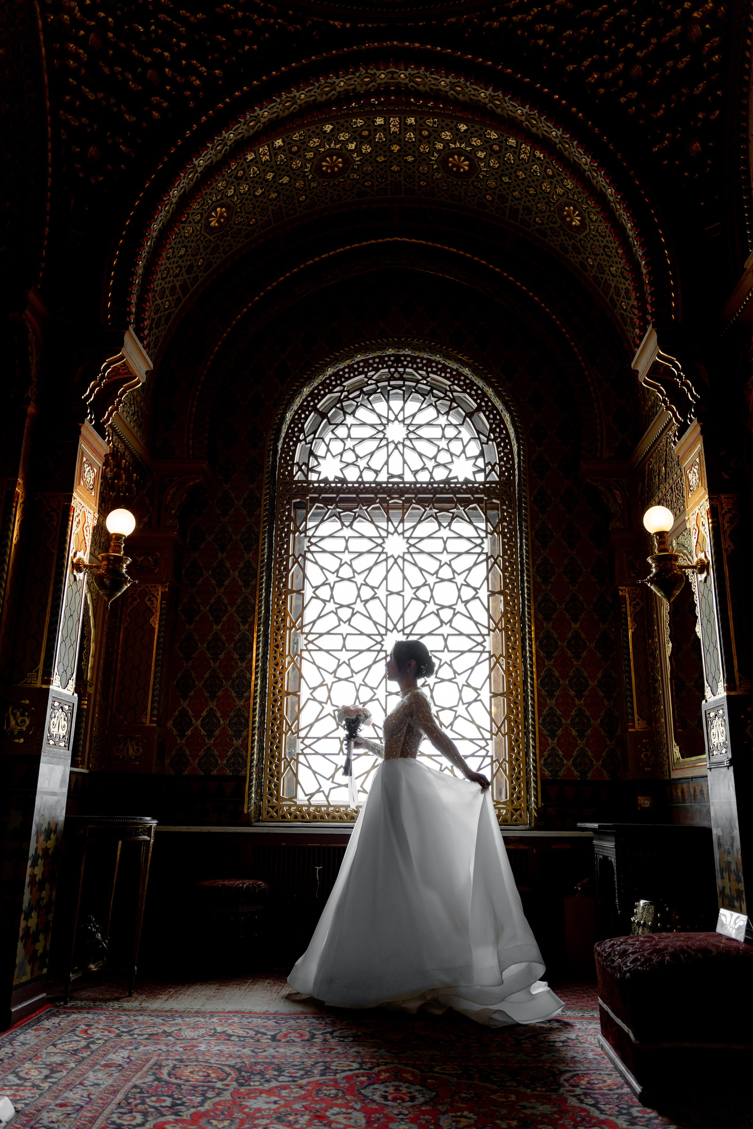 Жених и невеста в Доме ученых в Санкт-Петербурге. Свадебный фотограф Александр Невский в Санкт-Петербурге