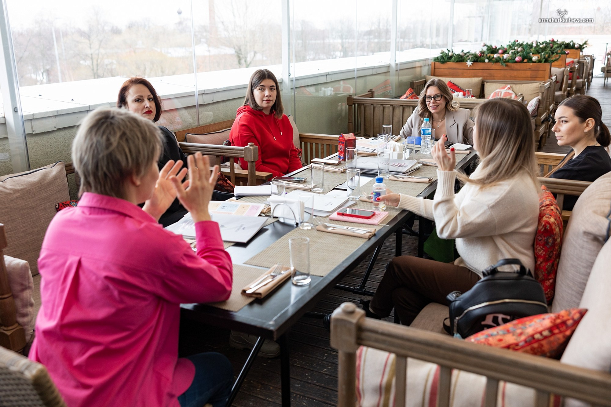 Репортажные съемки Санкт-Петербург. Ароматестирование по методу Аромакод и Нейростатус в Санкт-Петербурге