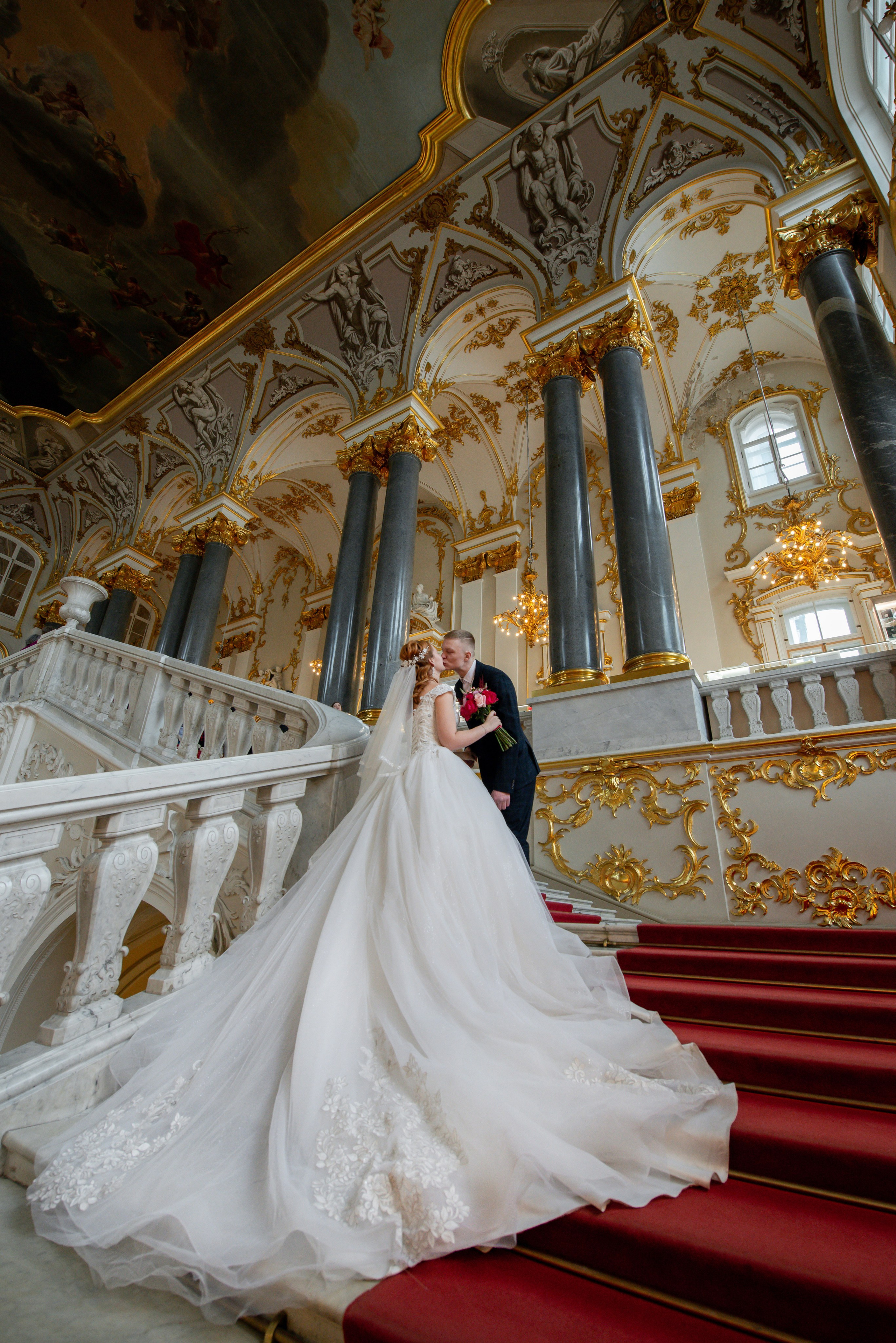 Екатерина и Алексей (свадебная фотосессия в Эрмитаже и Первом Дворце Бракосочетания на Английской набережной 28). Портретный, семейный и свадебный фотограф в Санкт-Петербурге и в Пушкине Ширяев Денис