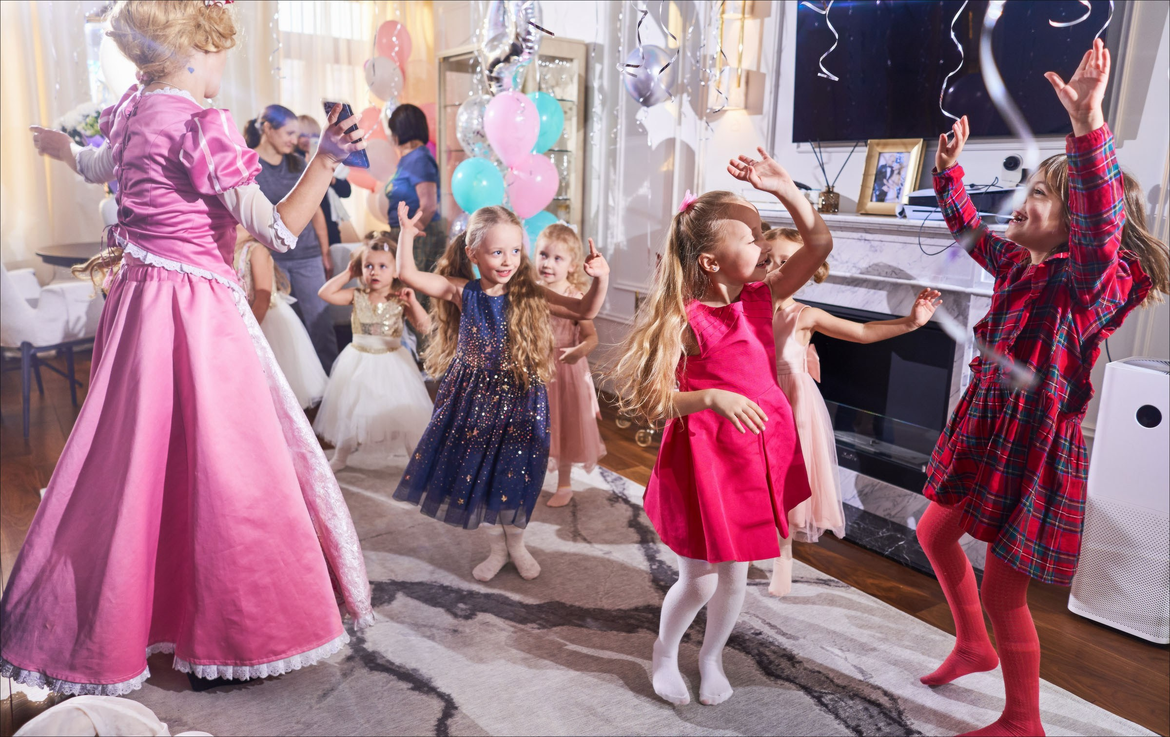 Маленький праздник для сестер;). Фотограф в Москве Нафиков Руслан. Репортажная съемка, Портрет