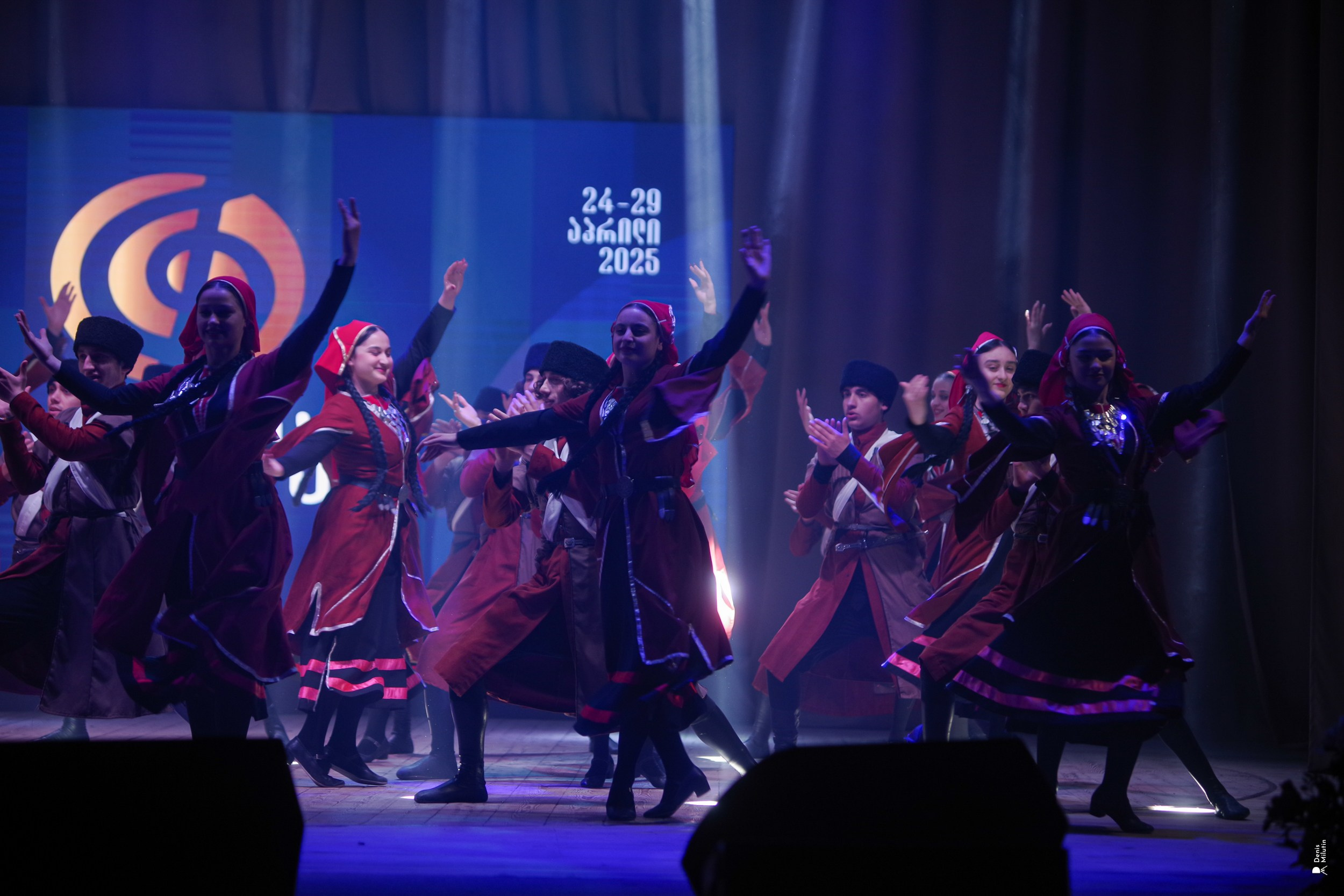 Танцы в Хоби. Портретный фотограф Денис Милютин