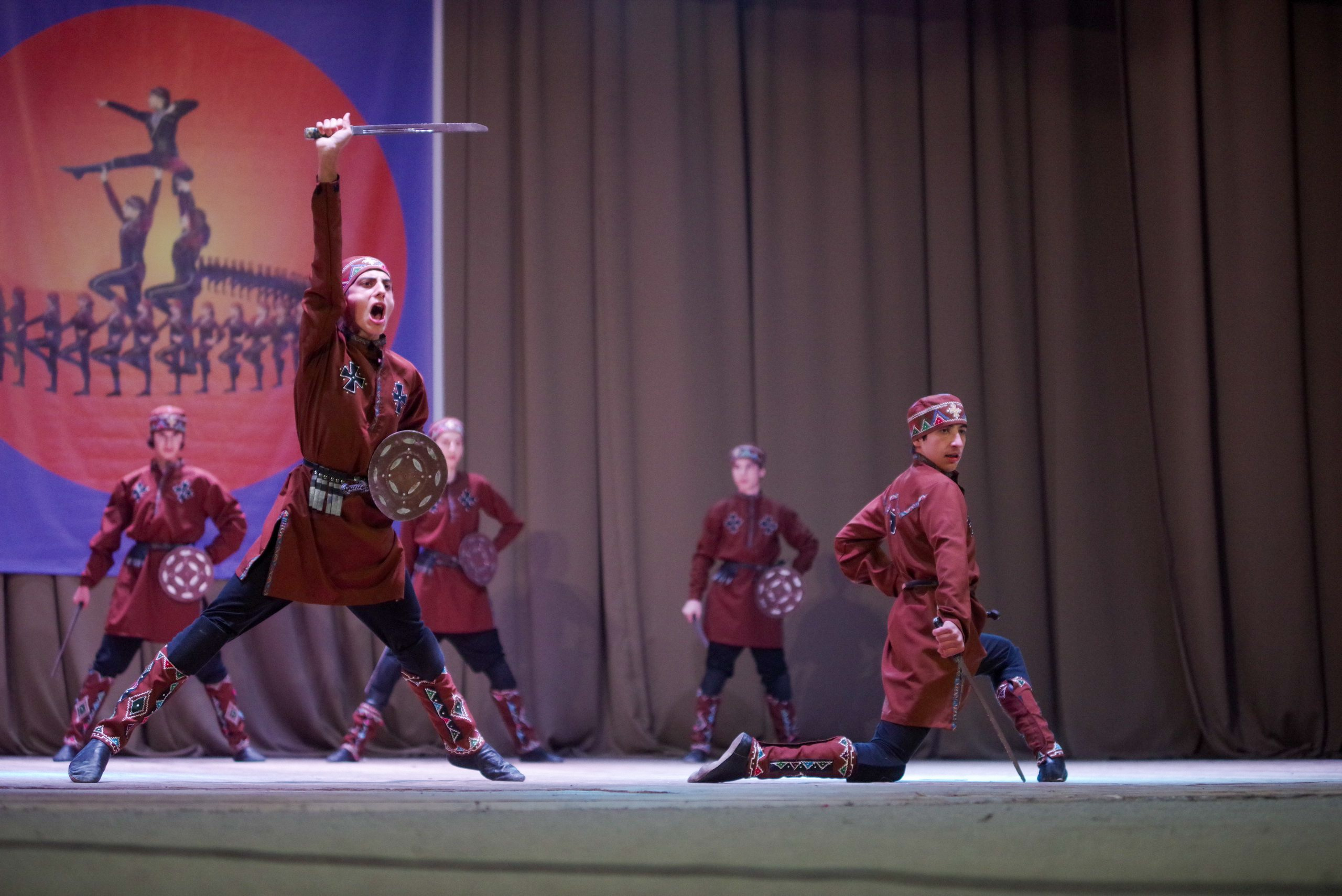 Грузинский танец. Портретный фотограф Денис Милютин