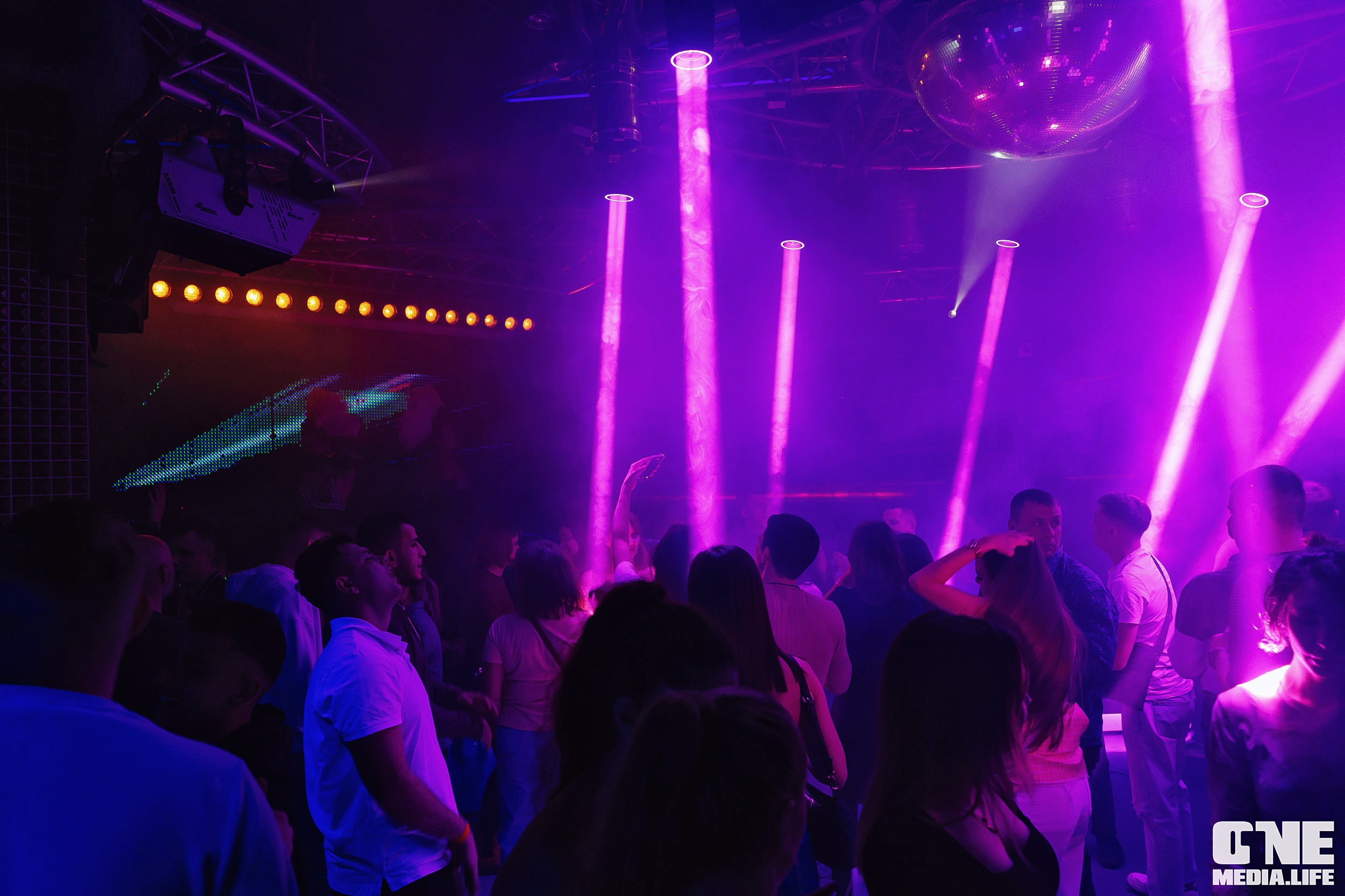 Фоторепортаж из Планеты. One Media Life: фоторепортажи, фотоотчеты с мероприятий и заведений