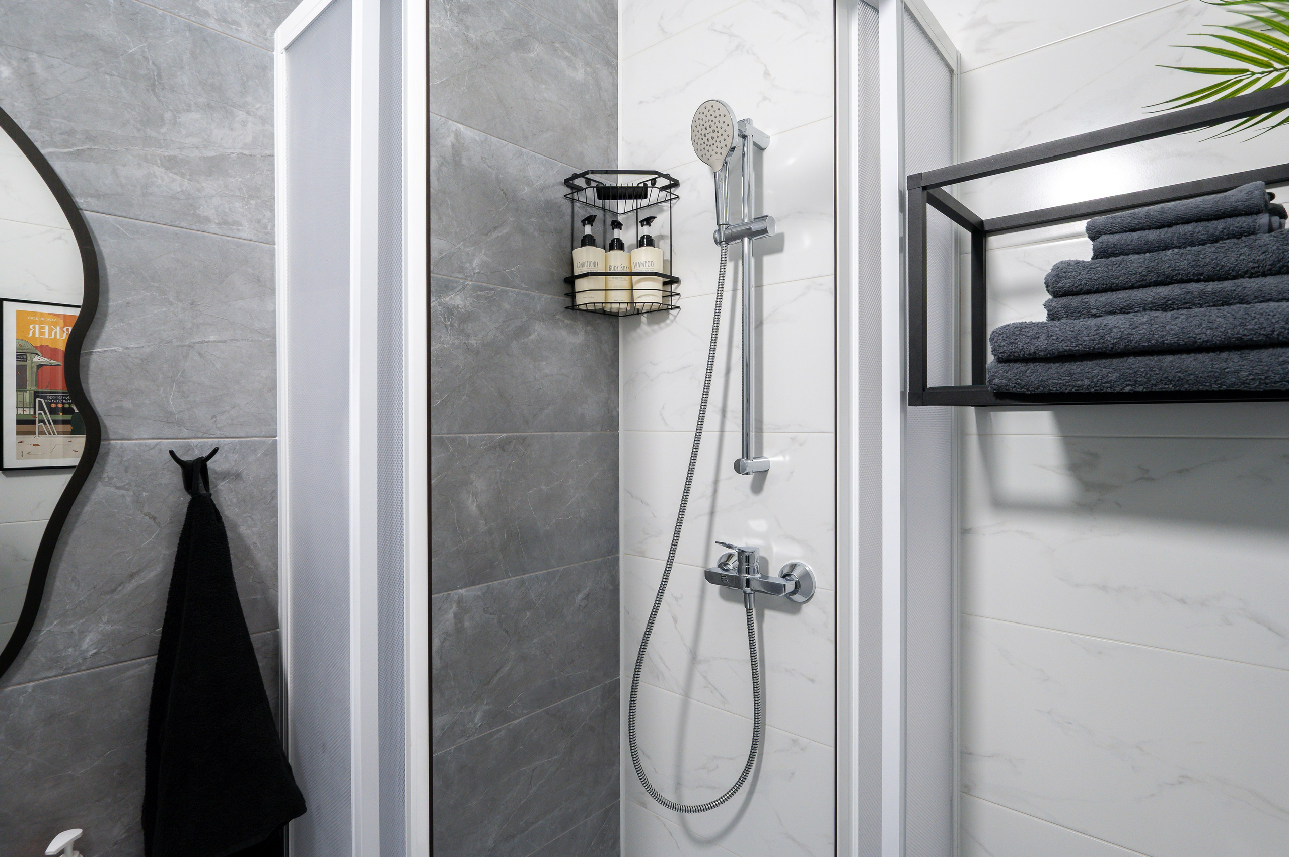 Уютная студия для посуточной аренды. Интерьерный фотограф. Фото- видеосъемка недвижимости Санкт-Петербург