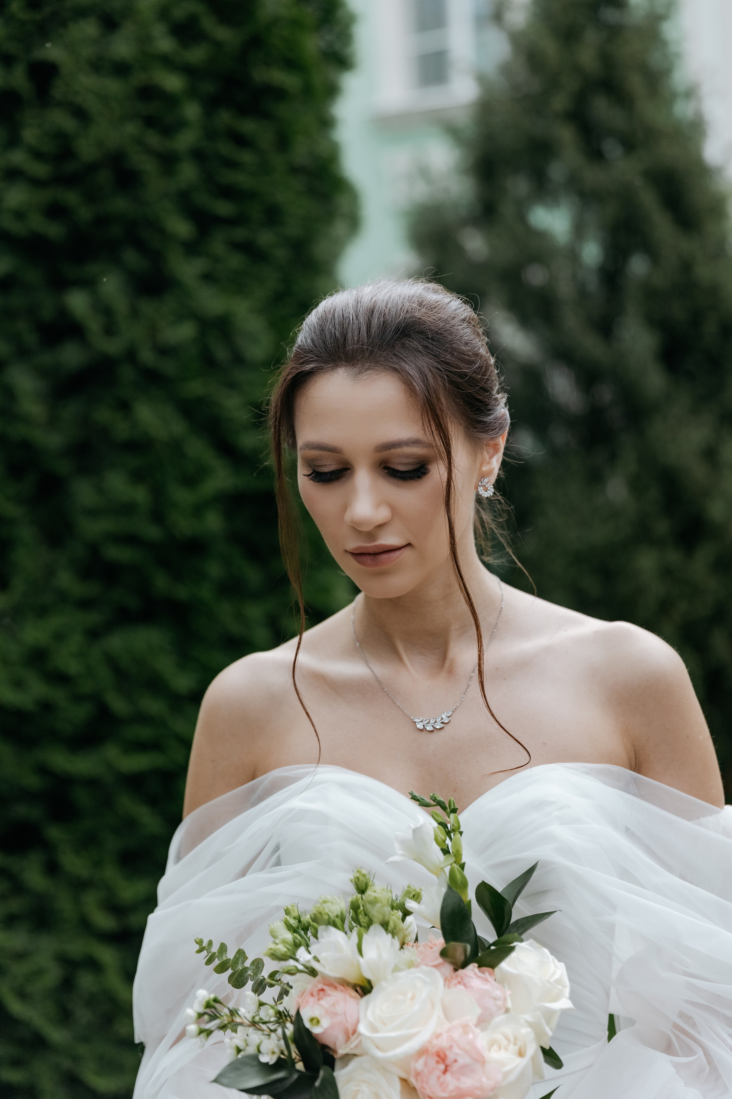 Волшебство уходит — Знаю. — И что мы будем делать? — Наслаждаться моментом. Свадебный фотограф в Санкт-Петербурге