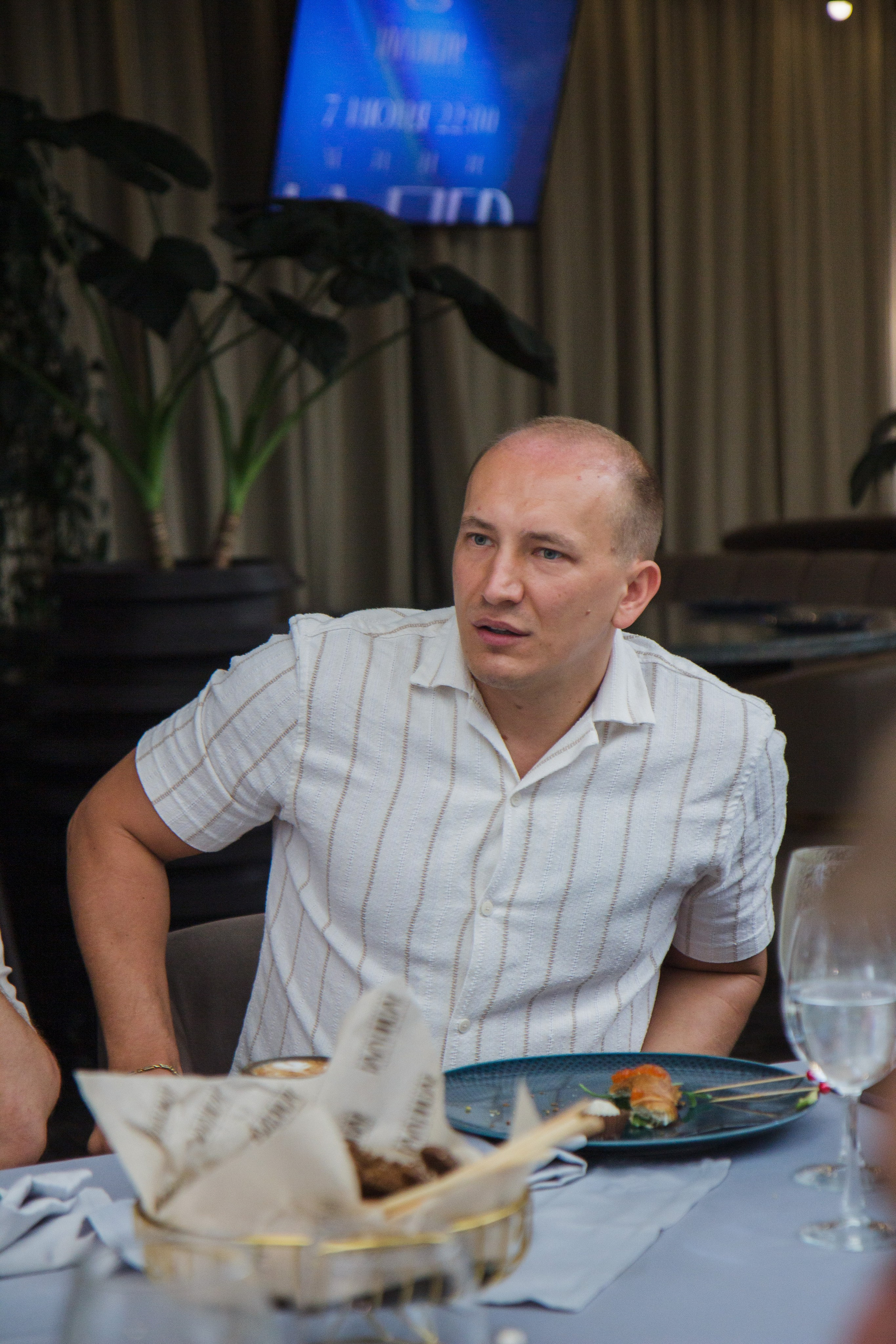 Бизнес-завтрак Германа Гаврилова. Фотограф Москва — личные фотосессии, лавстори в студии