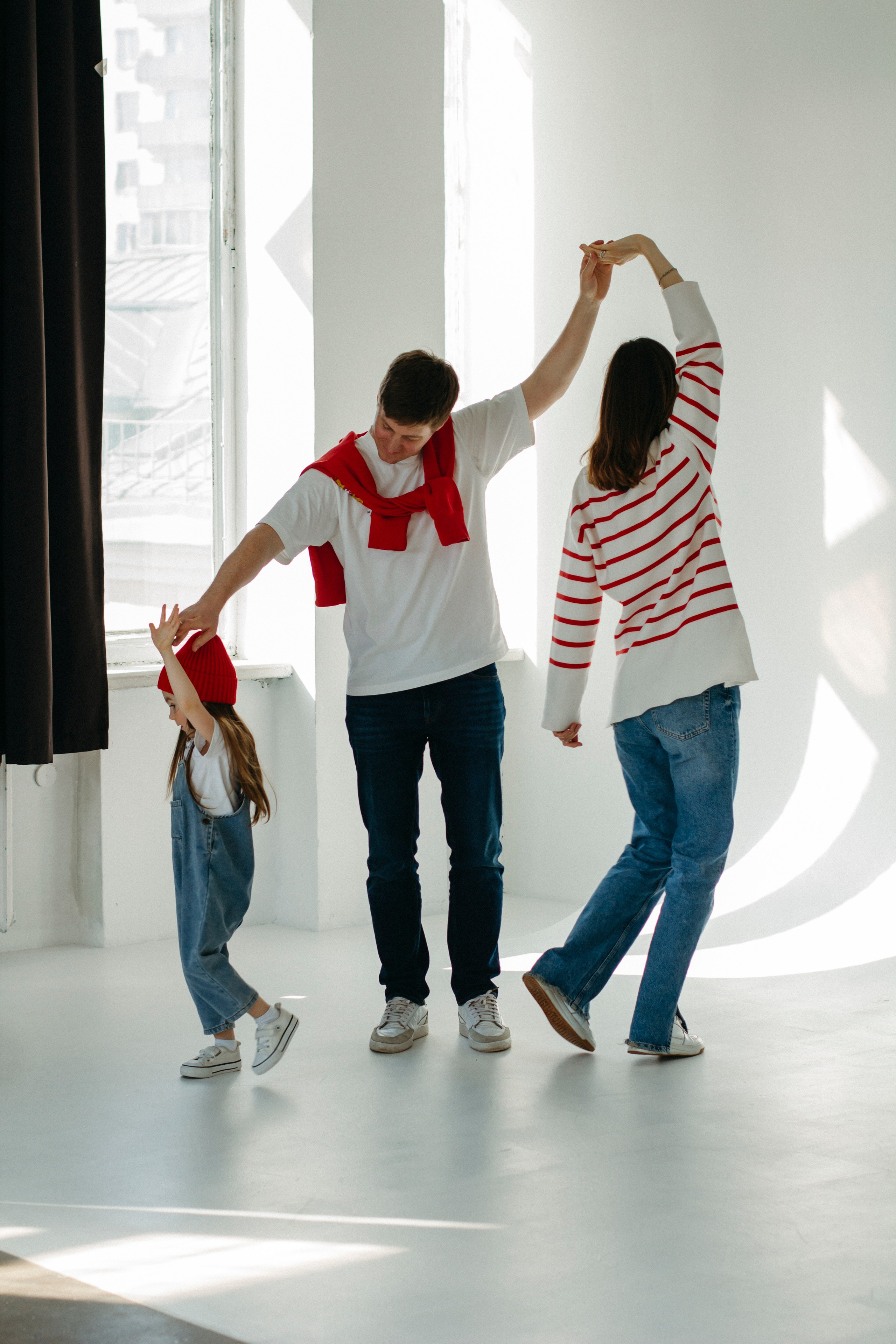 Артур, Ира и Сонечка. Главная