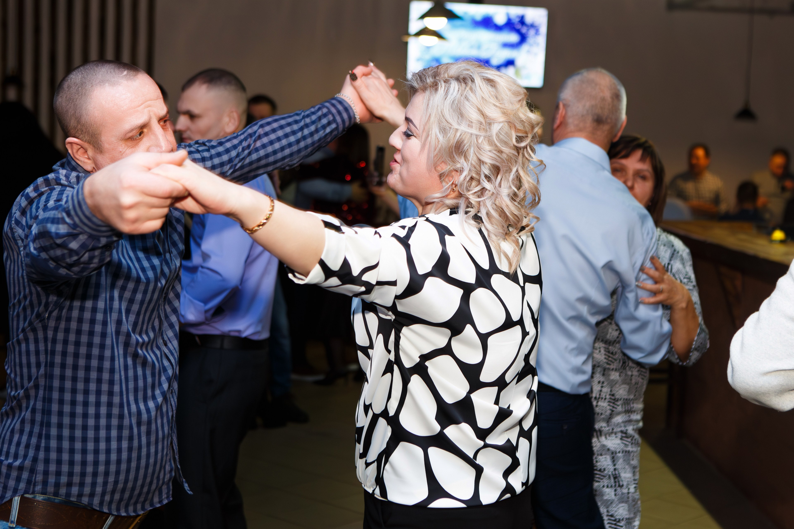 КОРПОРАТИВ 20.12.24 (кафе — АТМОСФЕРА). Профессиональный фотограф в Мценске и Орловской области