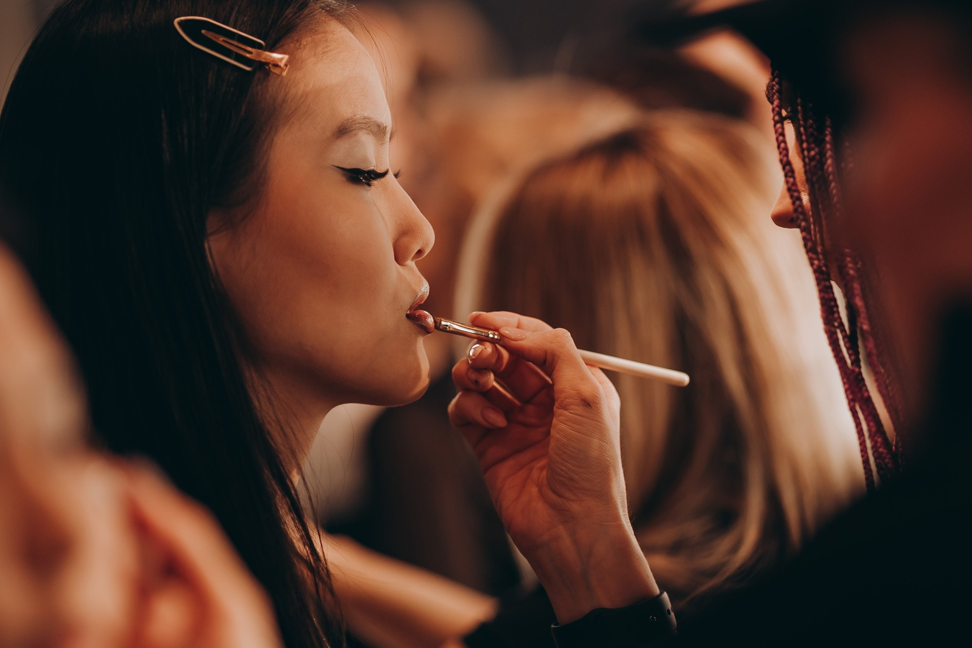 Где мода снимает маски. Backstage недели моды в Москве. Татьяна Фомичева. Репортажный и светский фотограф в Москве