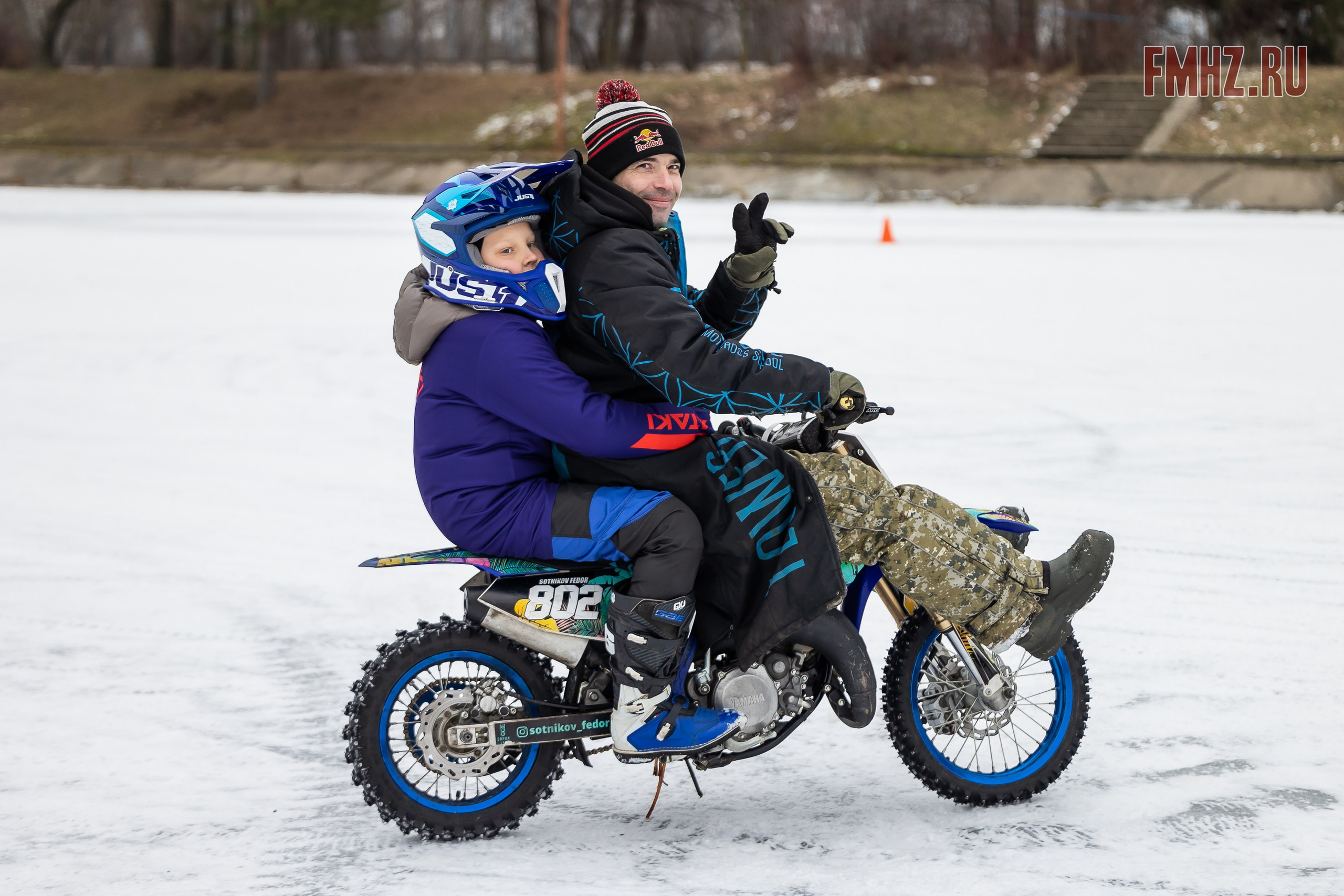 Первый этап Кубка МФР по мотокроссу на льду Большого Крылатского пруда в Москве. 8 февраля 2025 г. Фотограф Владимир Охрименко