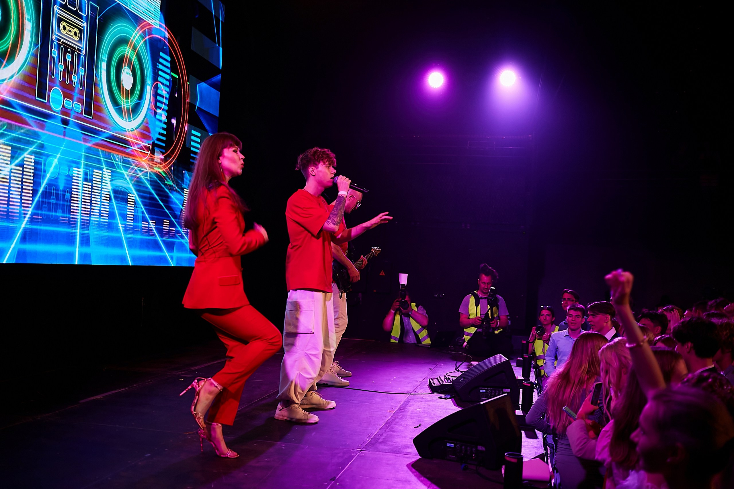 Выпускной 2024 концертный зал Академия ВТБ. Фотограф и Видеограф в Москве. Олег Корушев