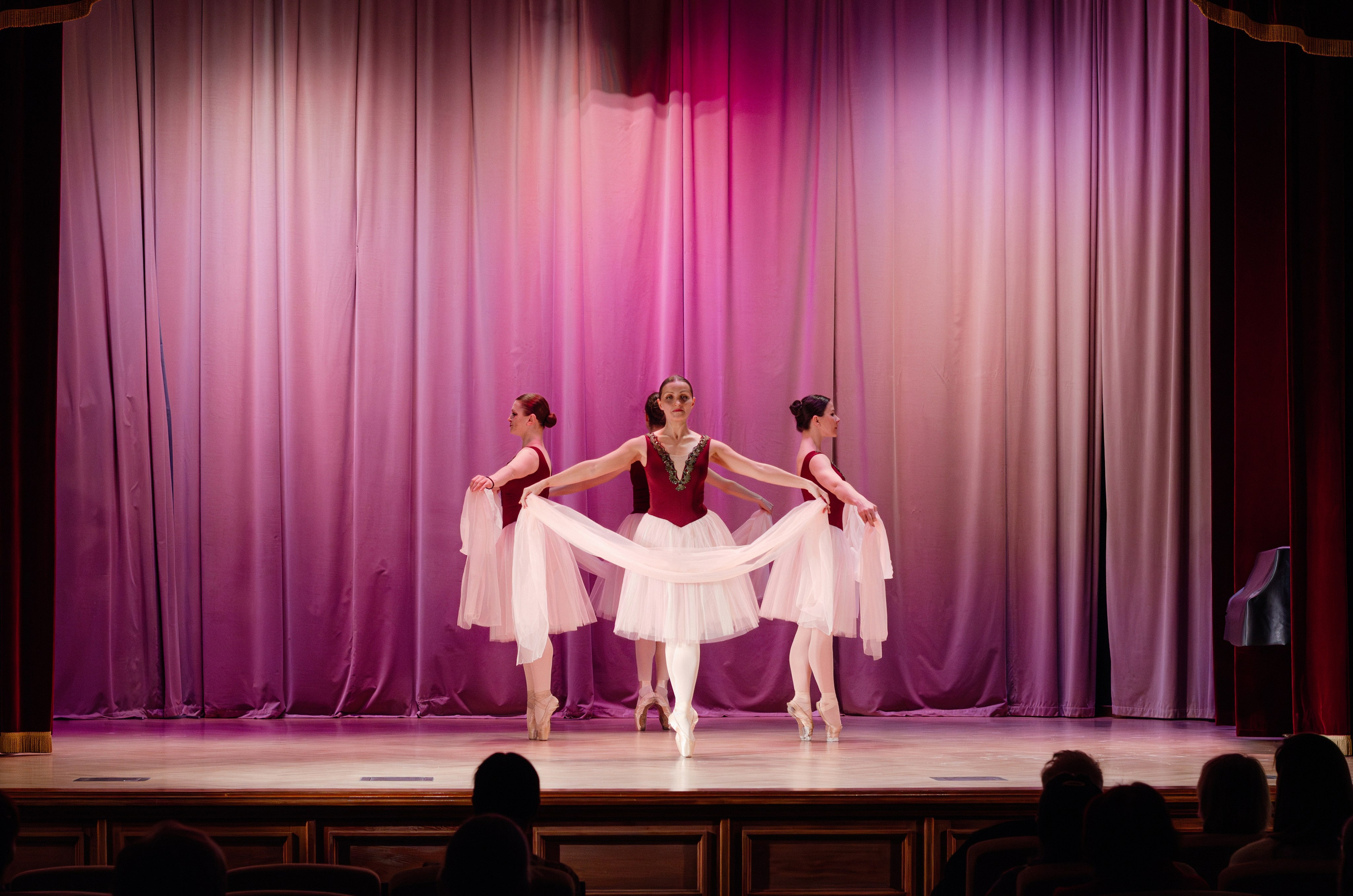 Балет, танец (концерты, уроки, репетиции, закулисье танцующих детей и взрослых). Портретный и репортажный фотограф в Санкт-Петербурге Варвара Жукова