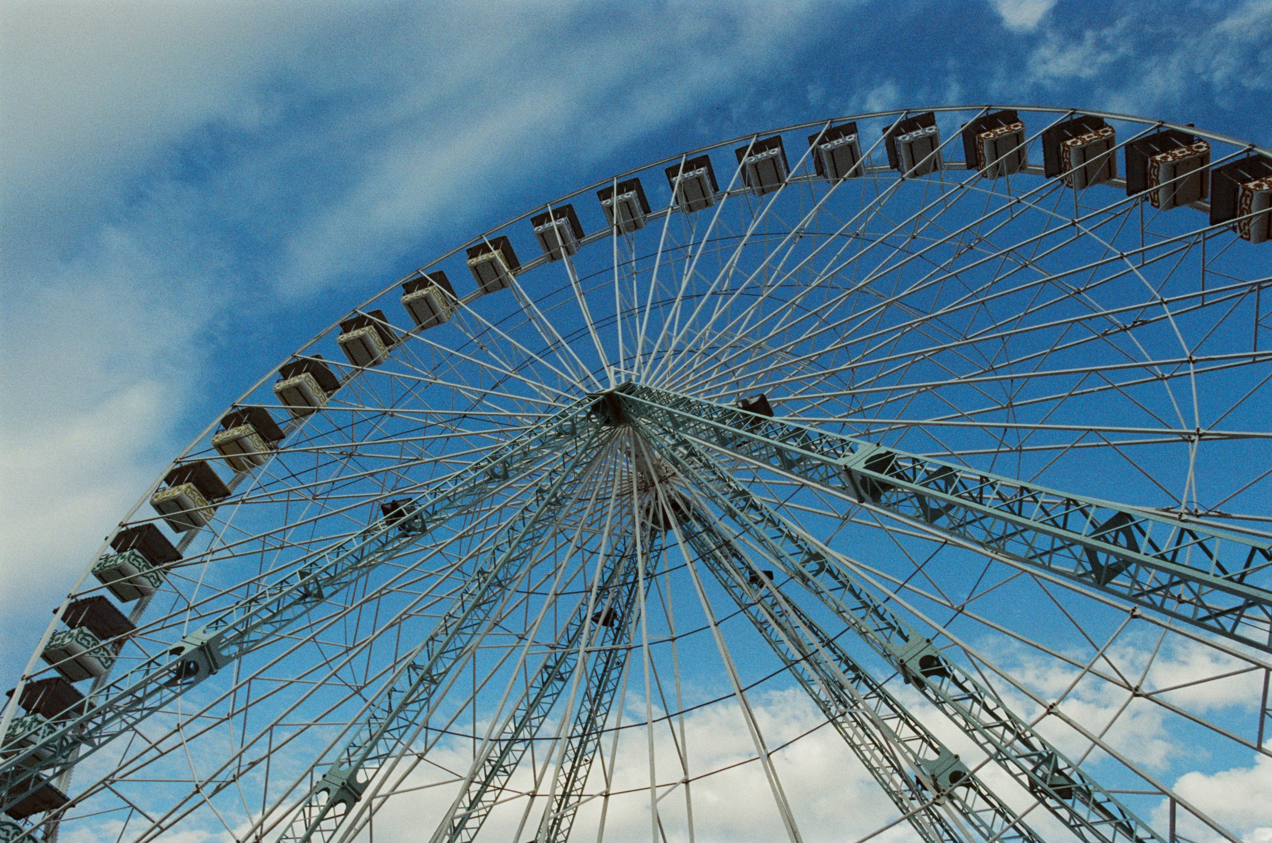 The contract // france, avignon. EVER EXPOSED