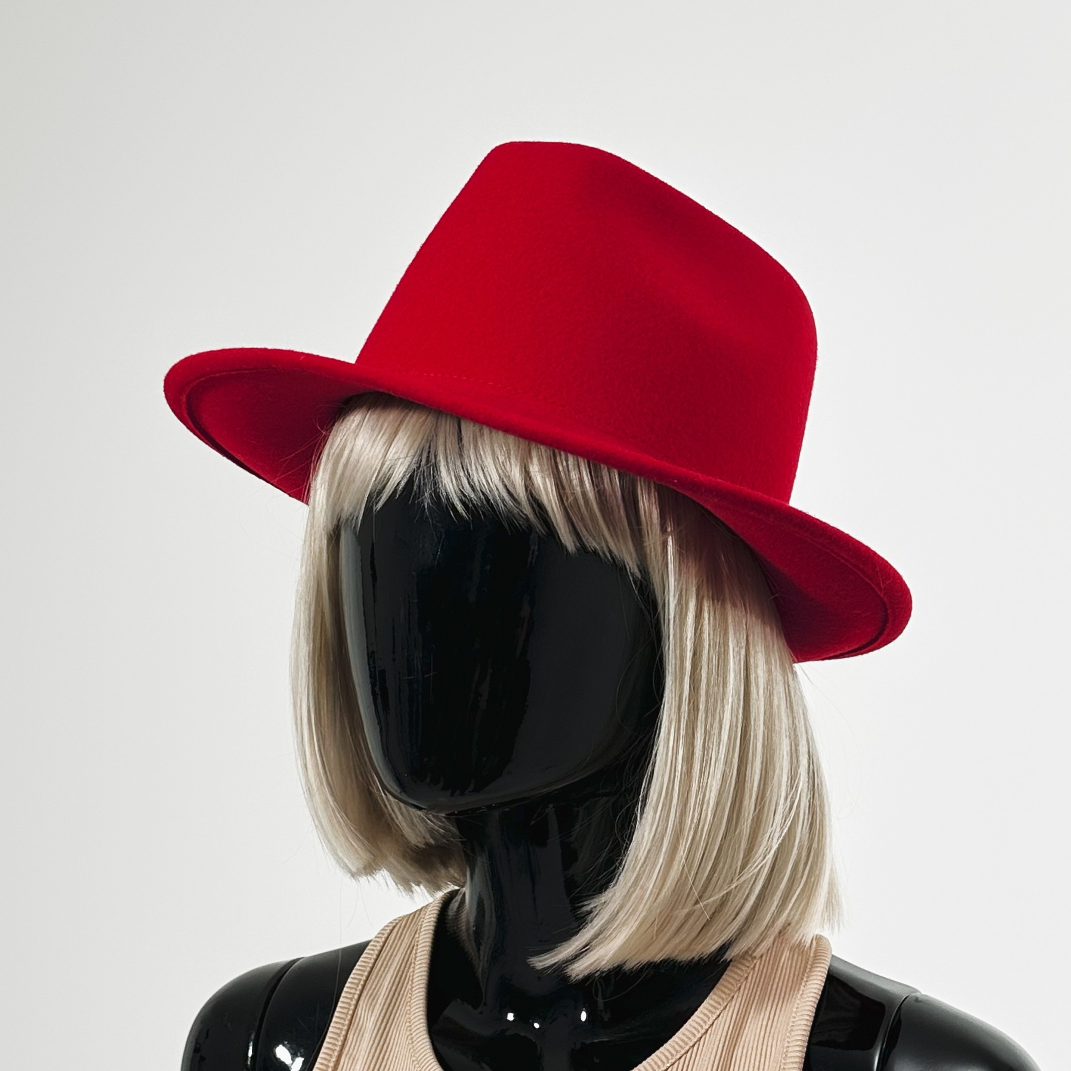 Шляпа 300 руб/час | Залоговая стоимость - 4000 руб 