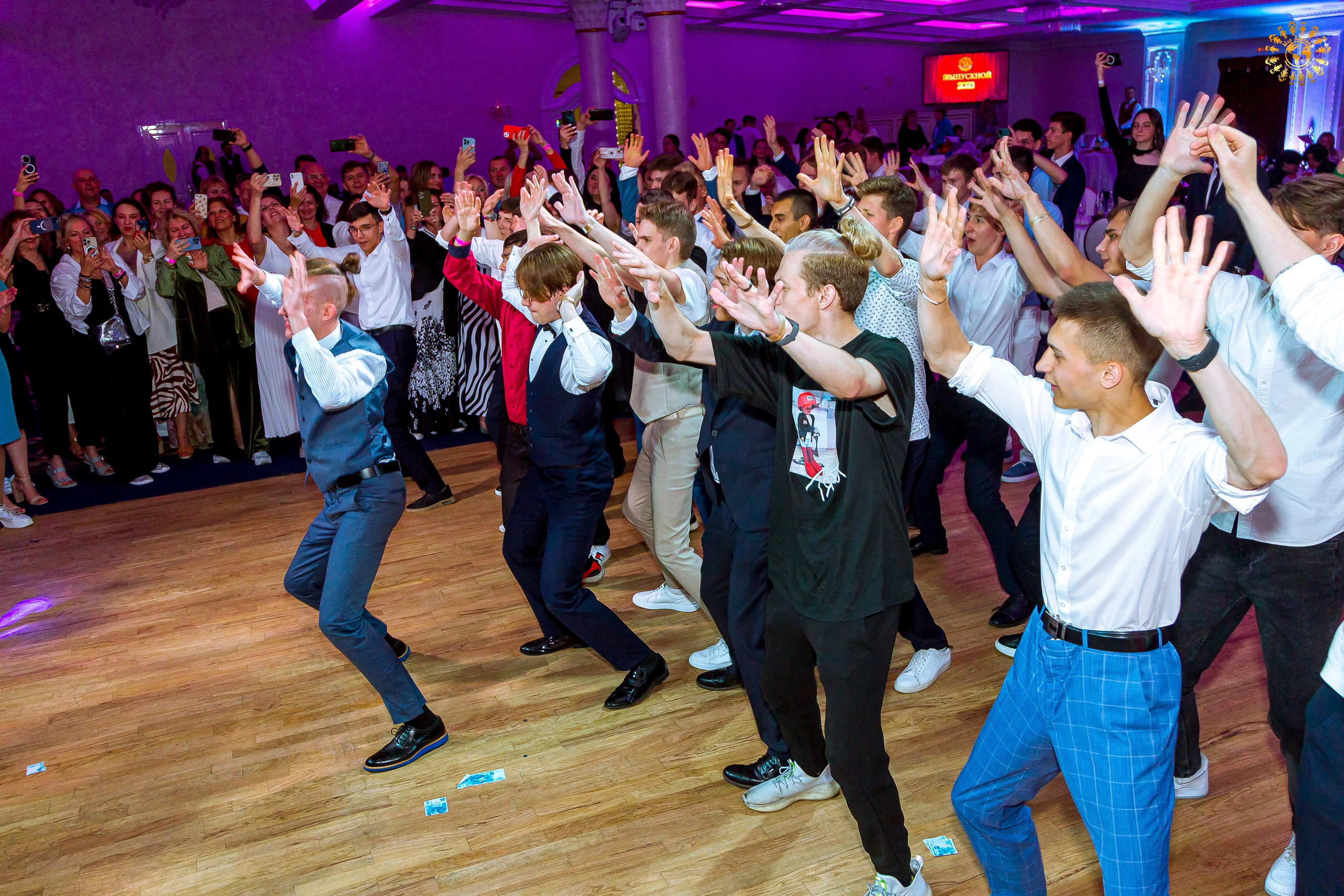 Выпускной 2023 (11-е классы) Triumph City Hall Москва. Репортажная съемка в Москве и области. Анималистика