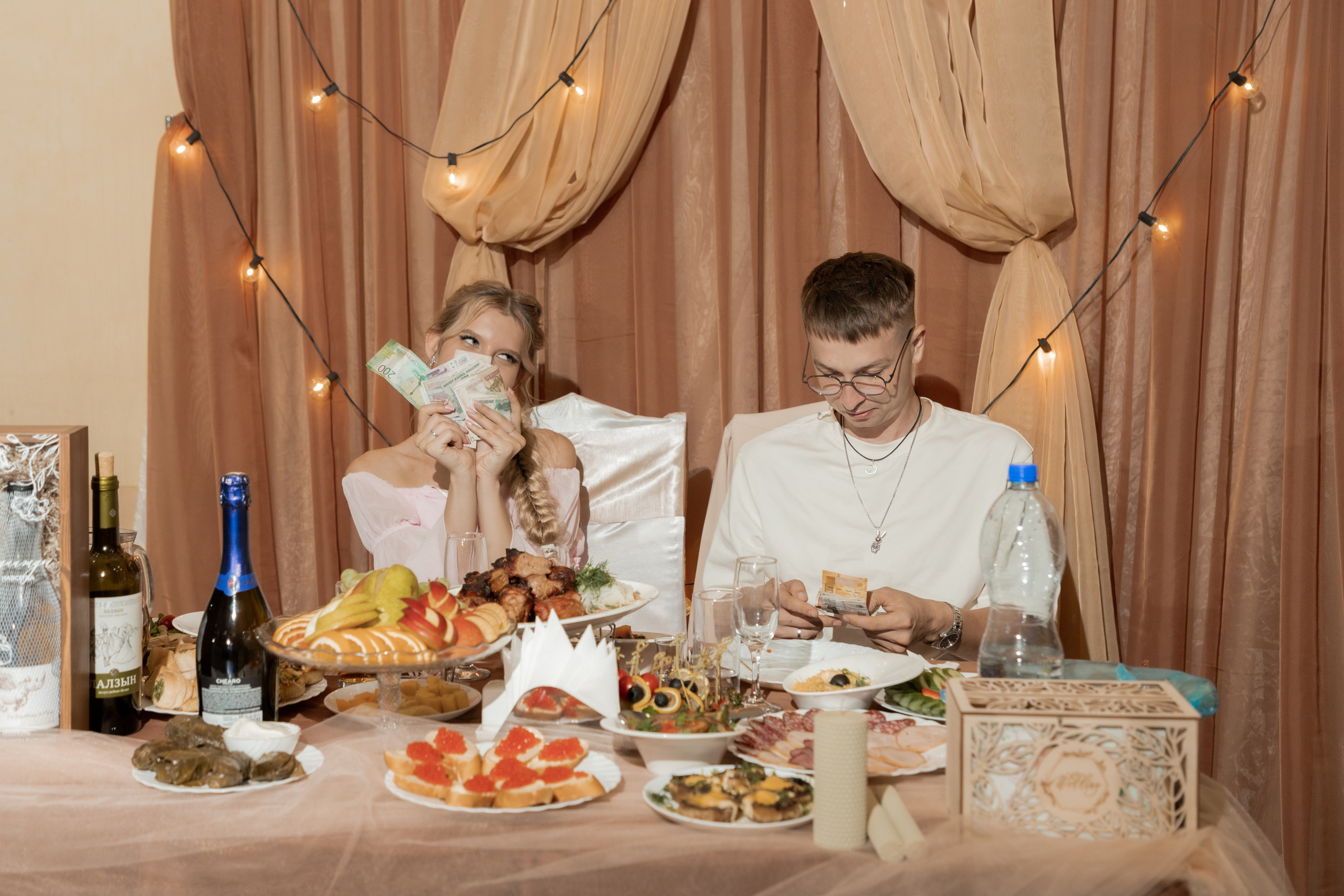 Роман и Александра (банкет). Свадебный фотограф Ангелина Сунгатулина | Саратов | Балаково | Вольск