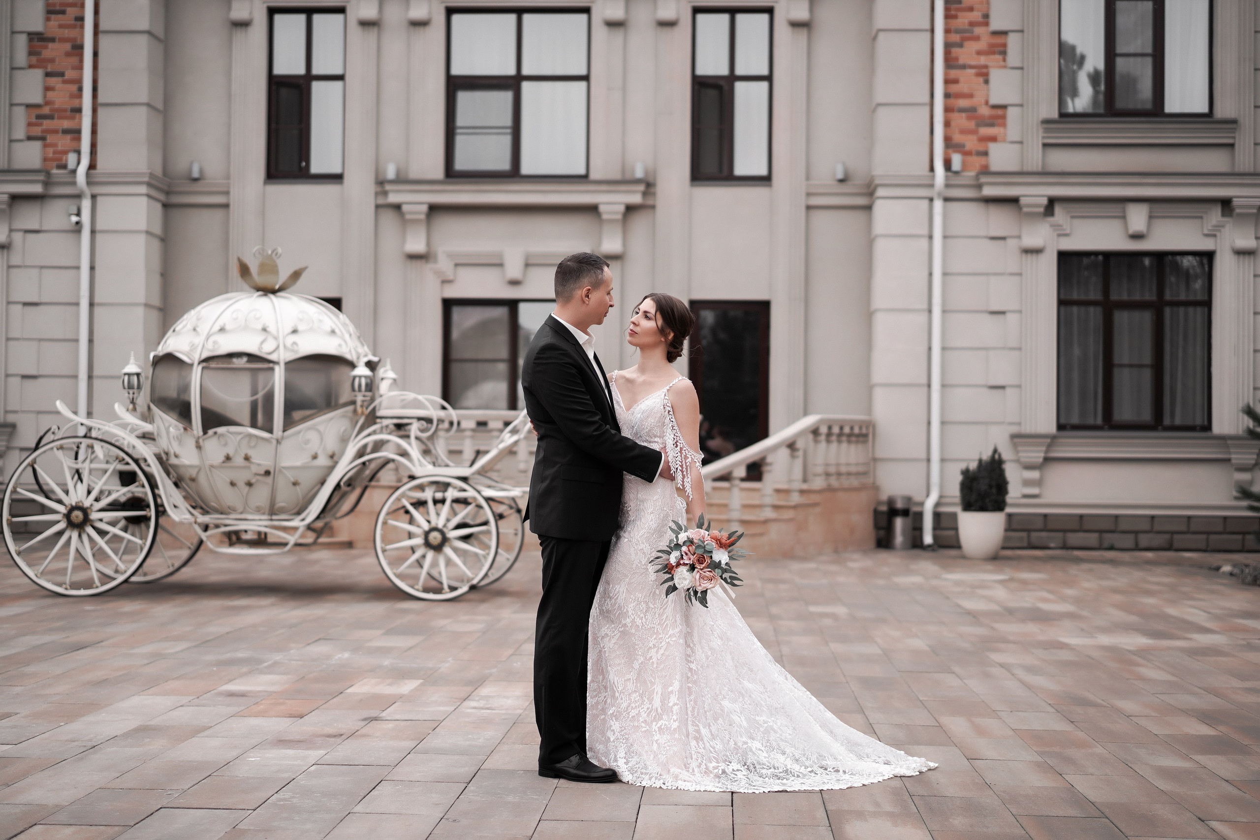 Свадебная фотосессия в Графском парке. Ростов-на-Дону. Свадебный фотограф в Ростове-на-Дону. Таинство Крещения и Венчания, семейные фотосессии. Алёна Чёботова