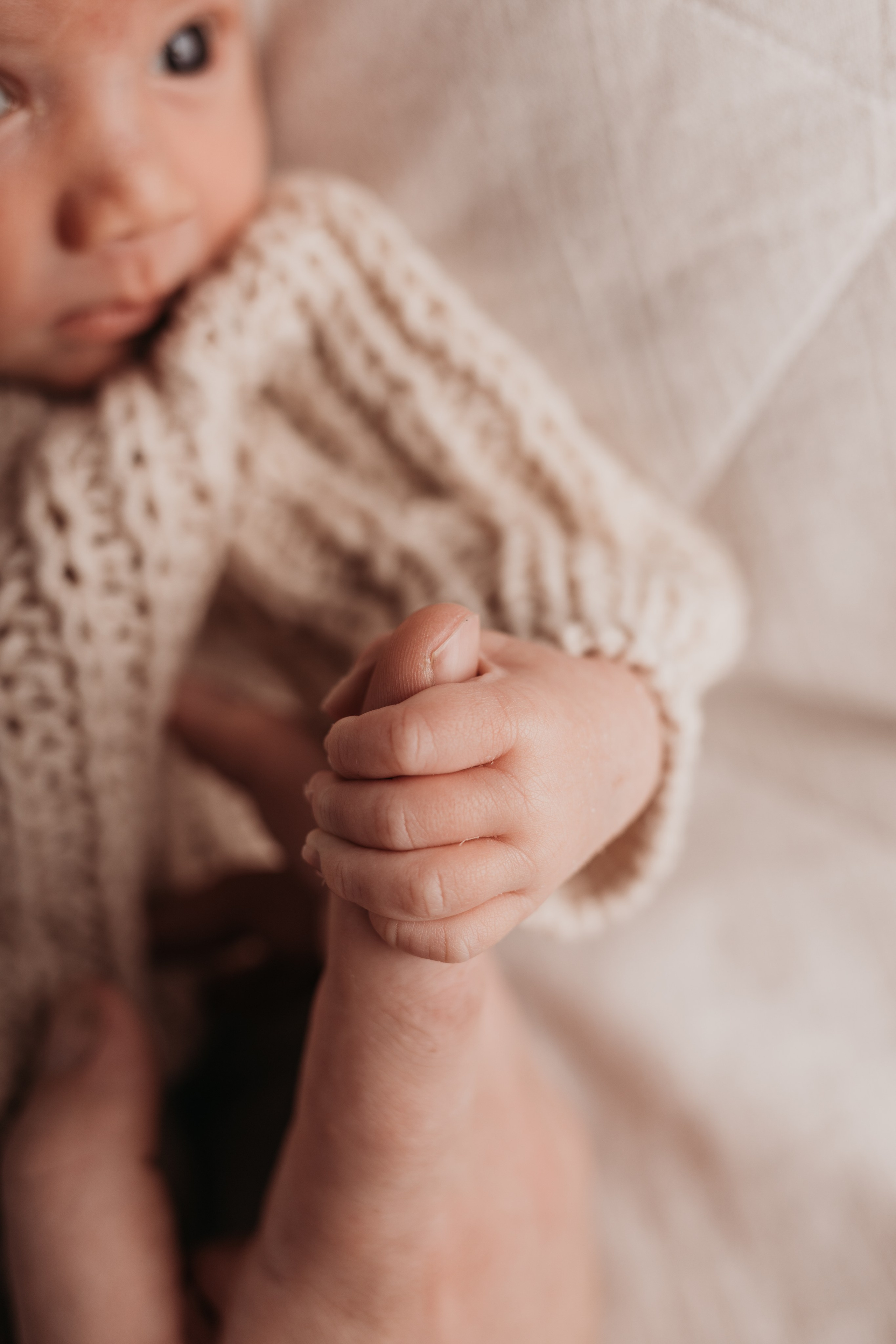 Newborn съемка в стиле Лайф. Фотограф новорожденных малышей в Омске и Омской области Эльвира Камаева