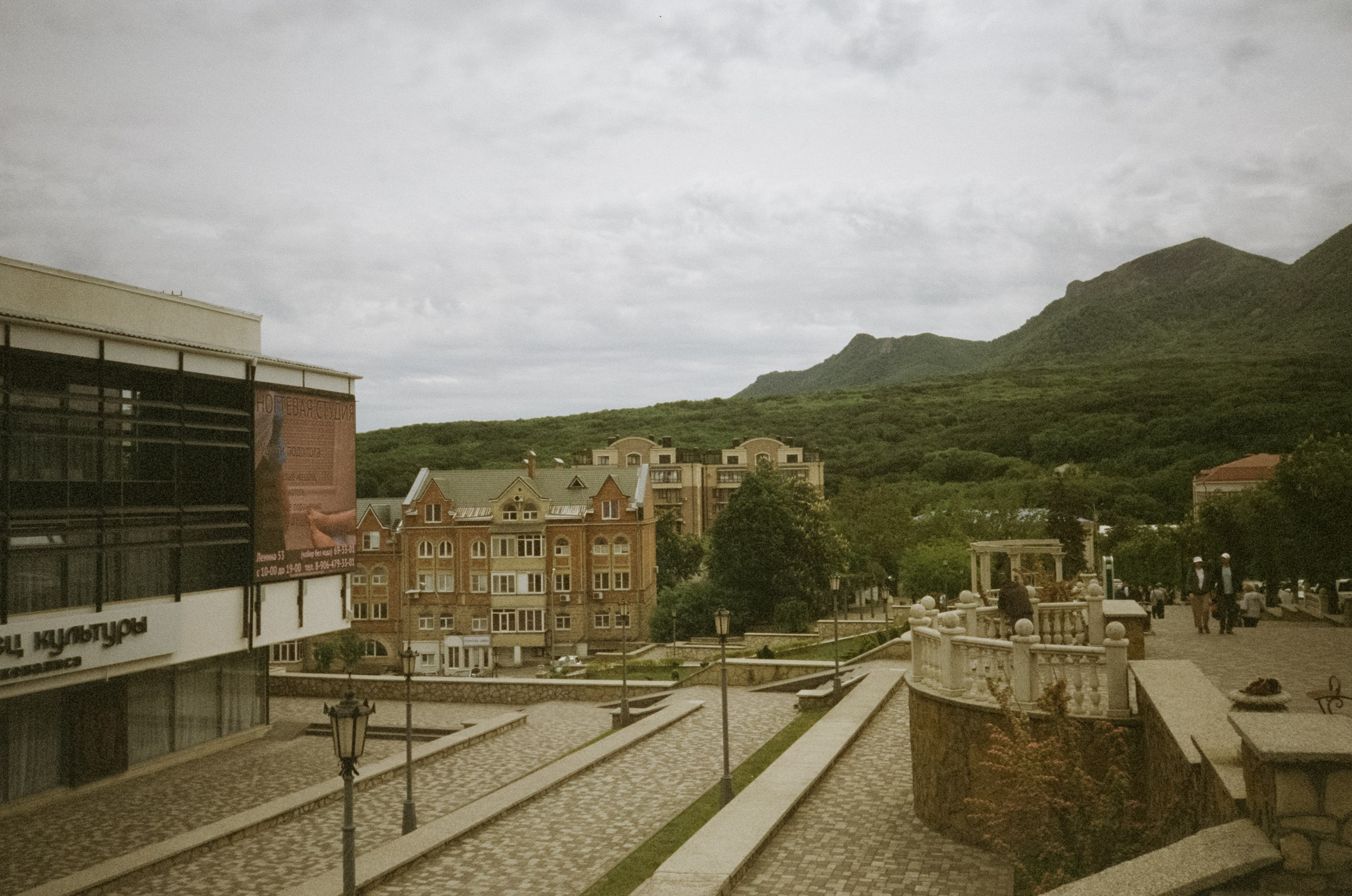Лермонтовская скала в Кисловодске. Железноводск и Пушкинская галерея. Фотограф-документалист Мария Осокина