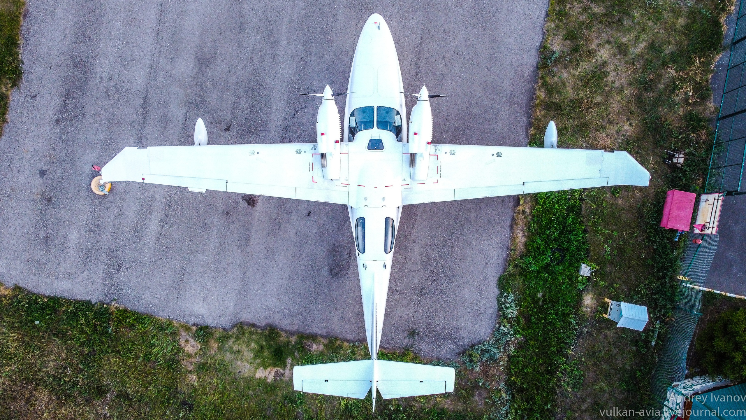 Амдерма — наука (2020 г.). Фотоальбом показывающий увлекательный мир авиации и мир медведей Андрея Иванова