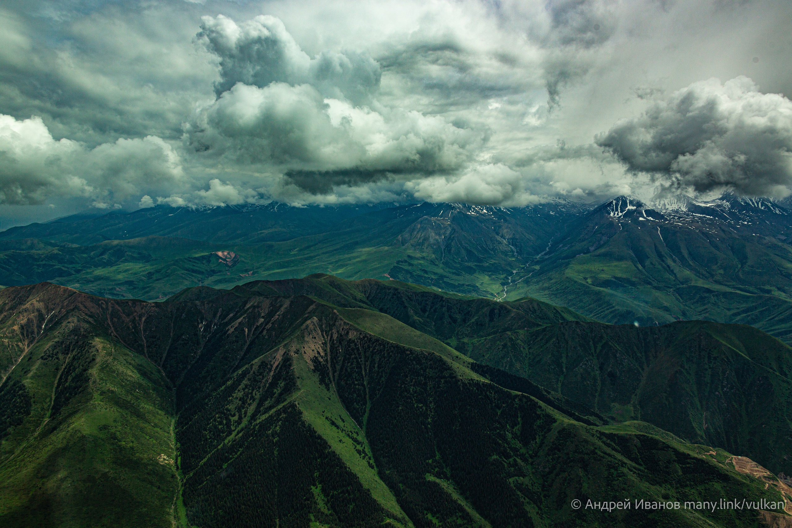 Полёт на Иссык-Куль — конференция Кругосветчиков (2025г). Фотоальбом показывающий увлекательный мир авиации и мир медведей Андрея Иванова