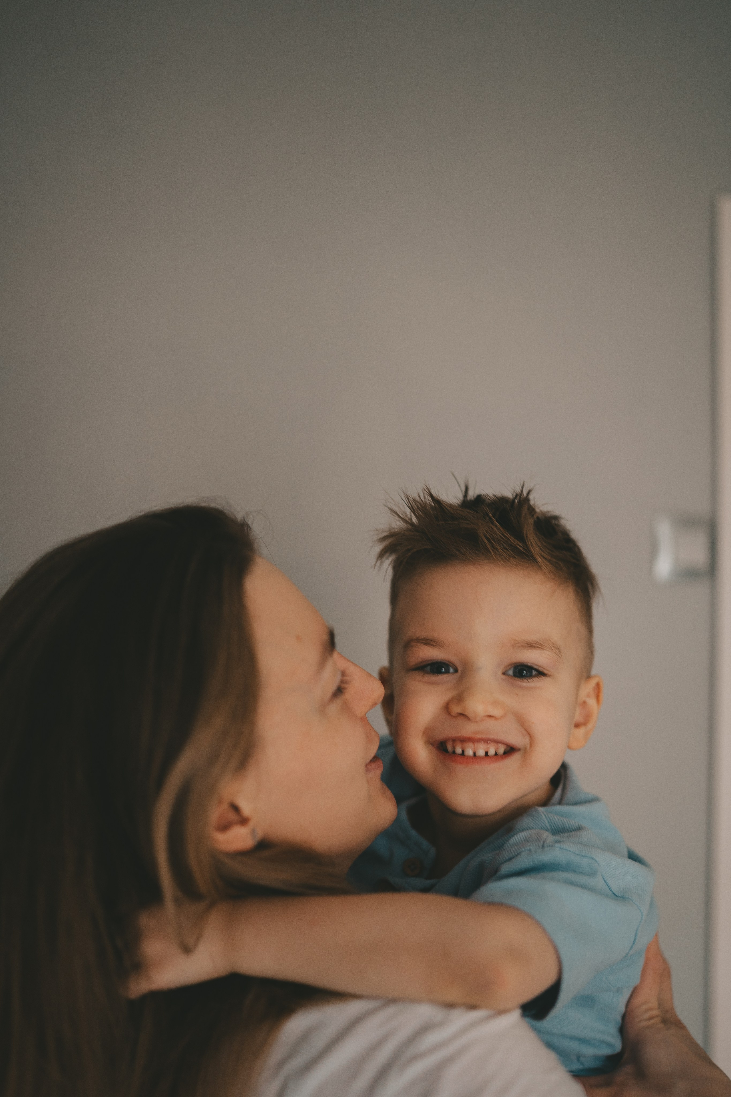 Домашняя семейная съемка: мама и сын. Фотограф Екатерина Канчалаба