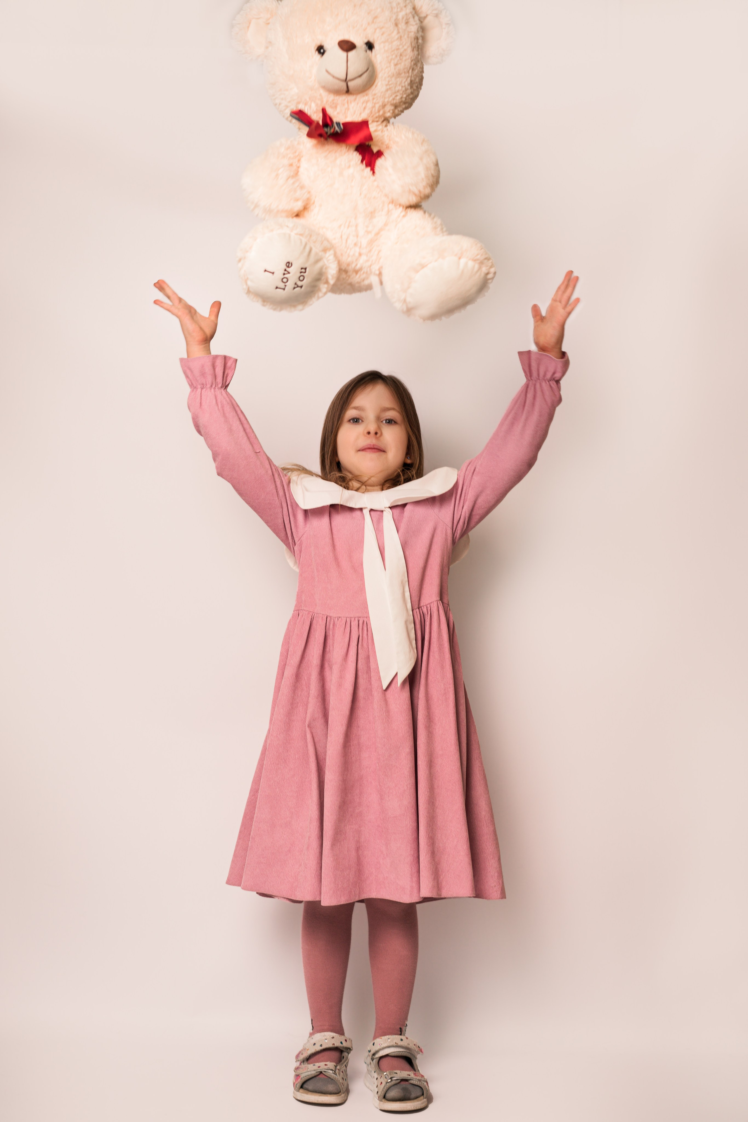 Детский сад, портреты белый фон. Фотограф Шунова Саша