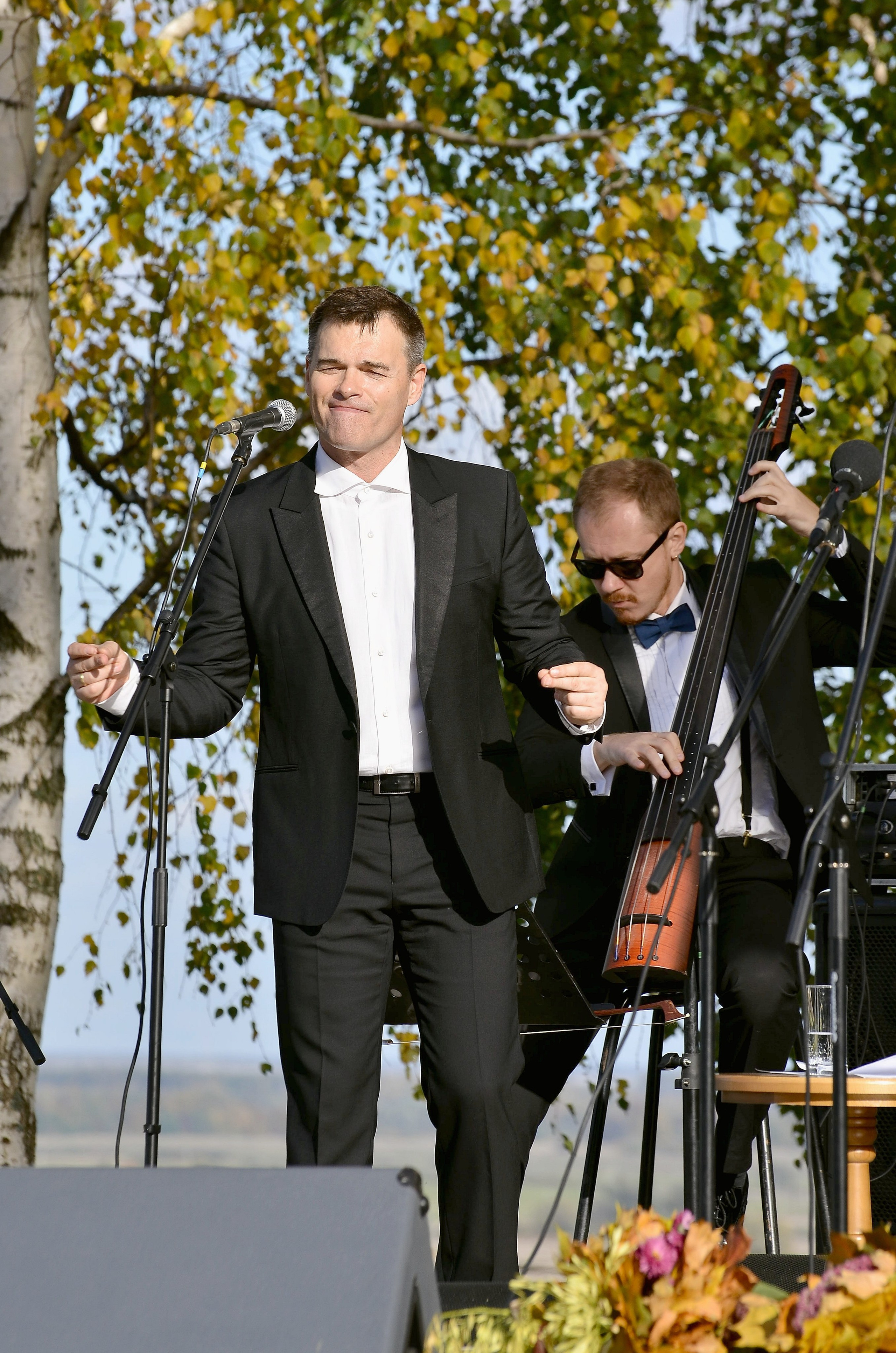 Евгений Дятлов. ФОТОГРАФ ВАШИХ МЕРОПРИЯТИЙ РЯЗАНЬ СЕРГЕЙ КЛЮЕВ Концертная фотография близка к репортажу и портретной съемке