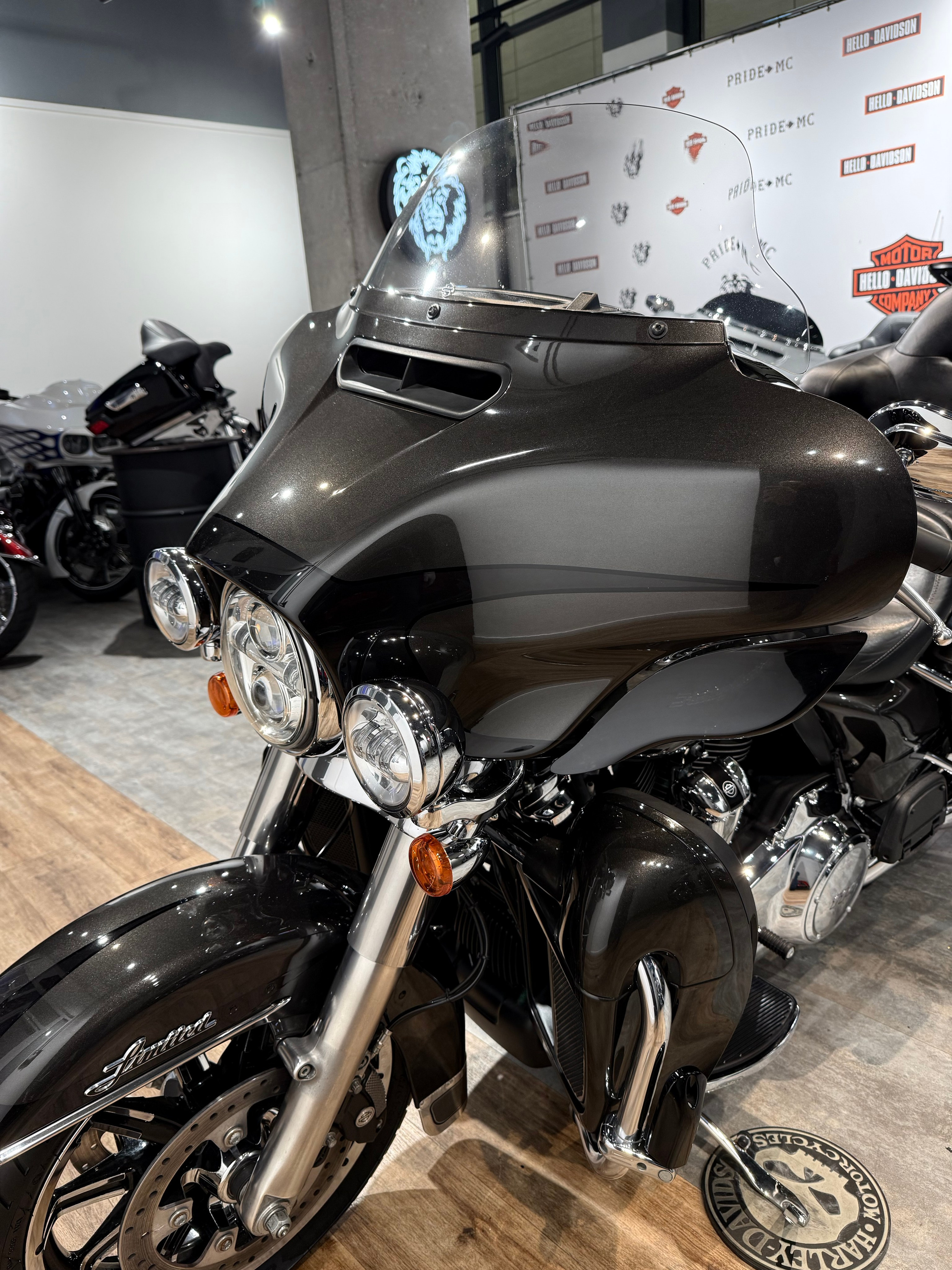 114 Electra Glide Limited (KessTech). Hello Davidson, Москва. Только хорошие мотоциклы…