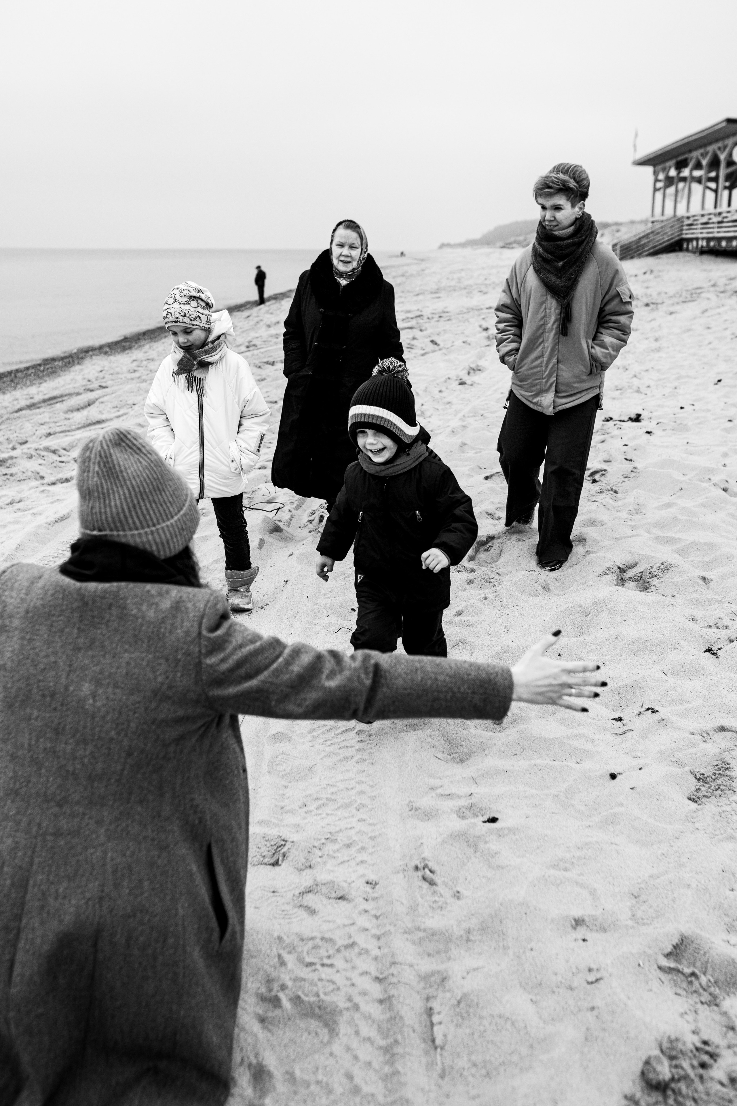 Семейная фотосессия для гостей Калининграда в Янтарном. Фотограф Куянова Алина, семейные и свадебные фотосессии в Калининграде