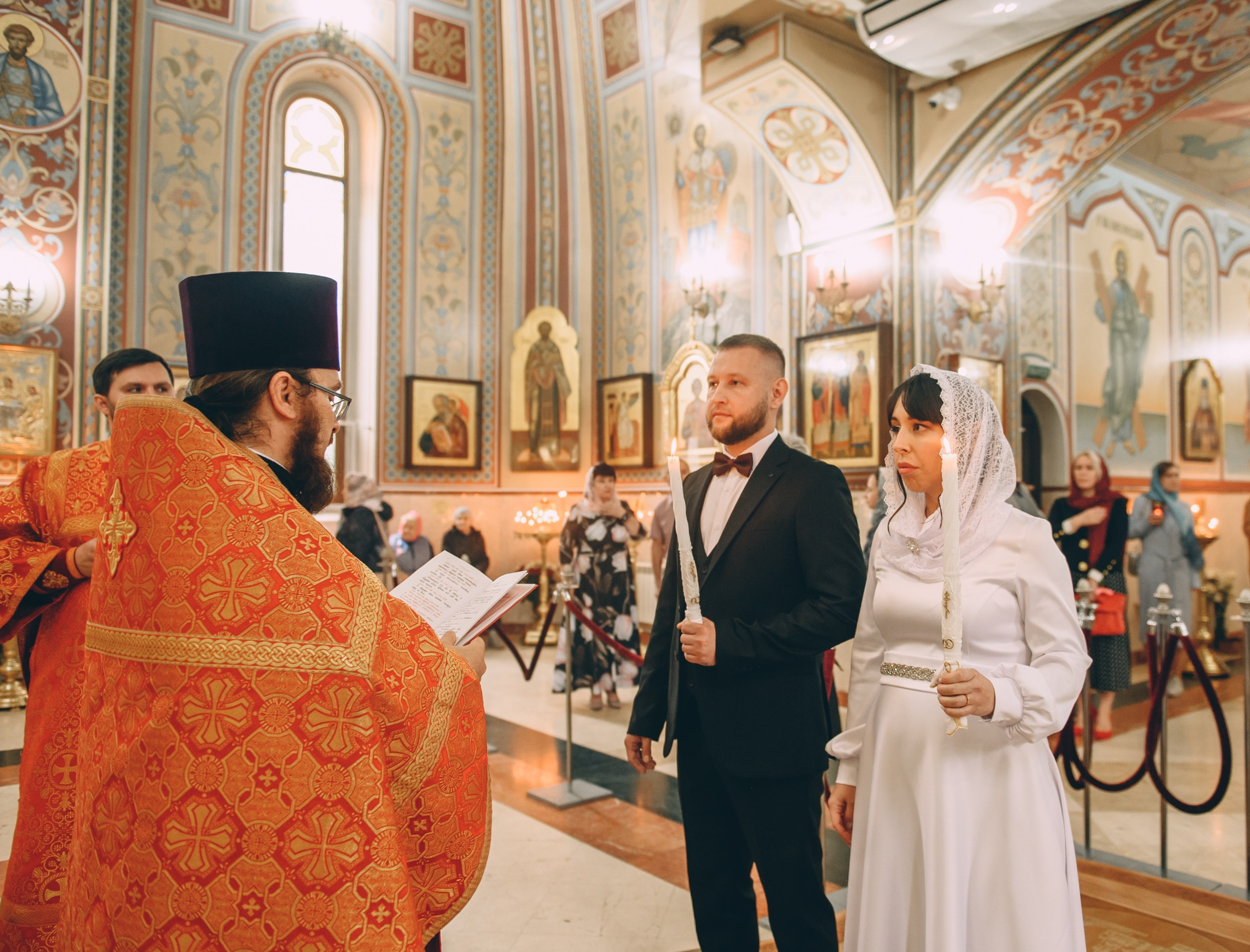 Венчание в соборе Владимира Равноапостольного. Свадебный и семейный фотограф София Невская