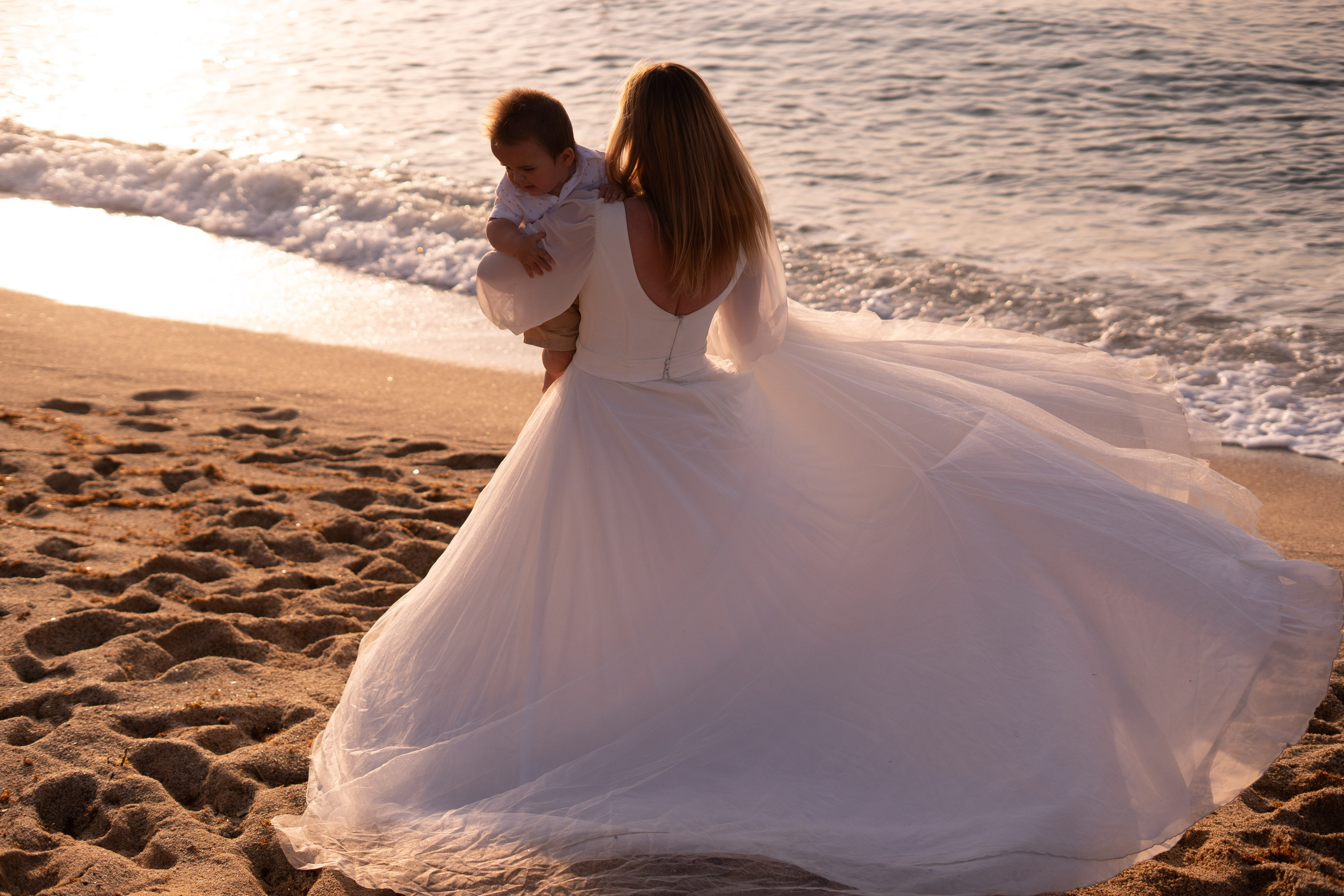 Masha and Timur. Wedding Photographer in Barcelona and Medellin