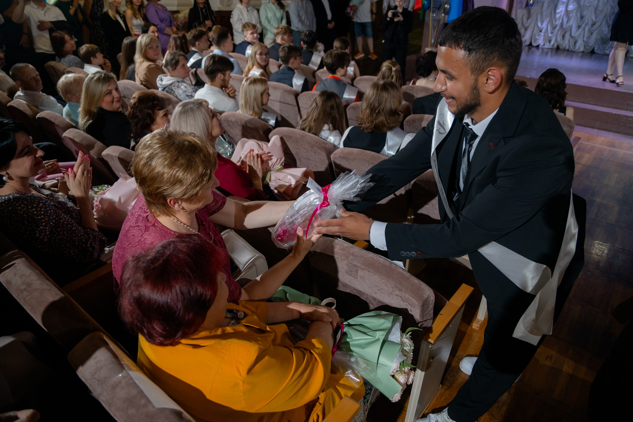 Школьный выпускной 2024 год в Соколе (Минск). Свадебный фотограф в Минске/Беларуси Сергей Спиридонов