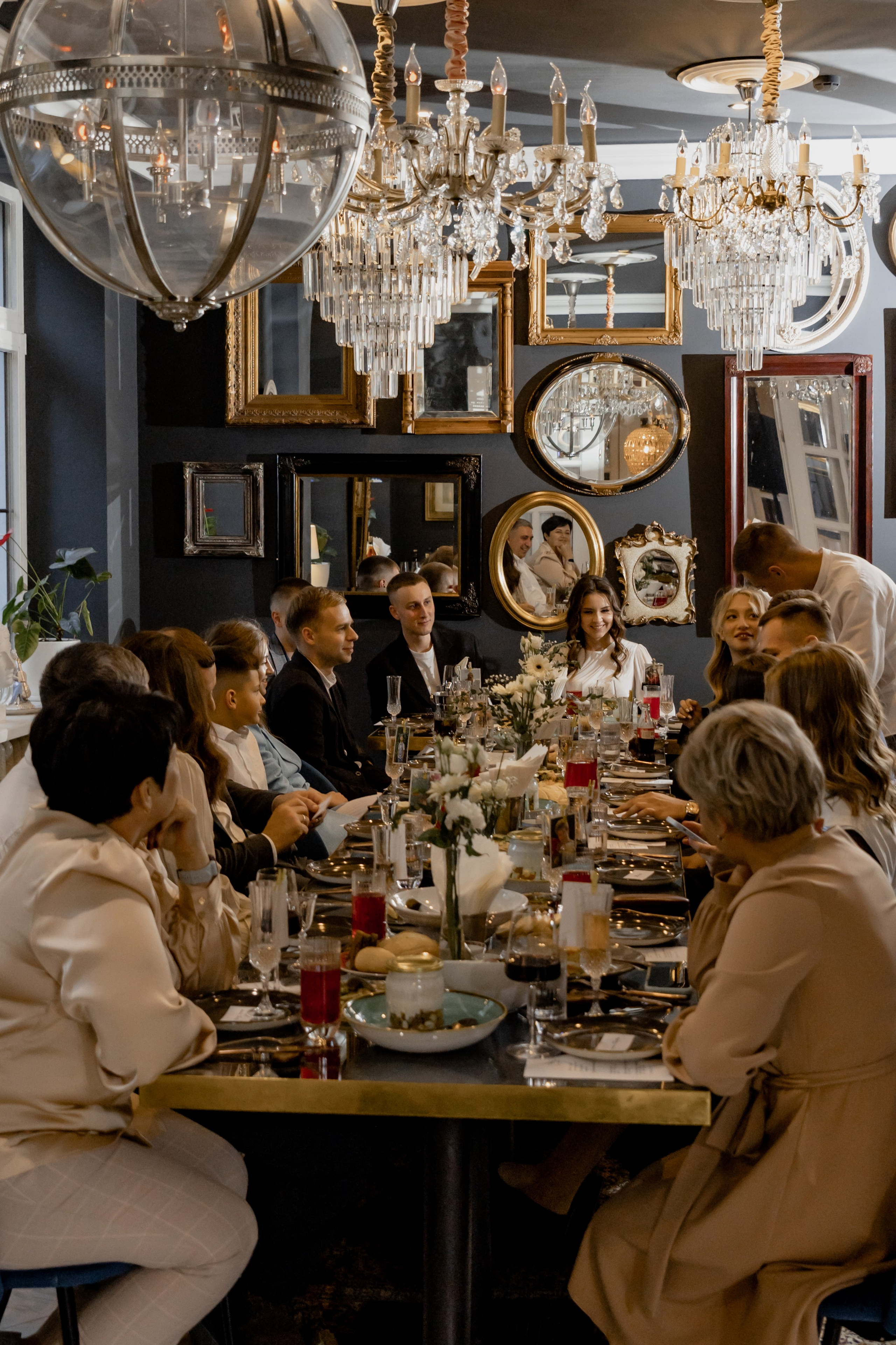 Музей изобразительных искусств и банкет в отеле Чайковский. Свадебный фотограф Калининград
