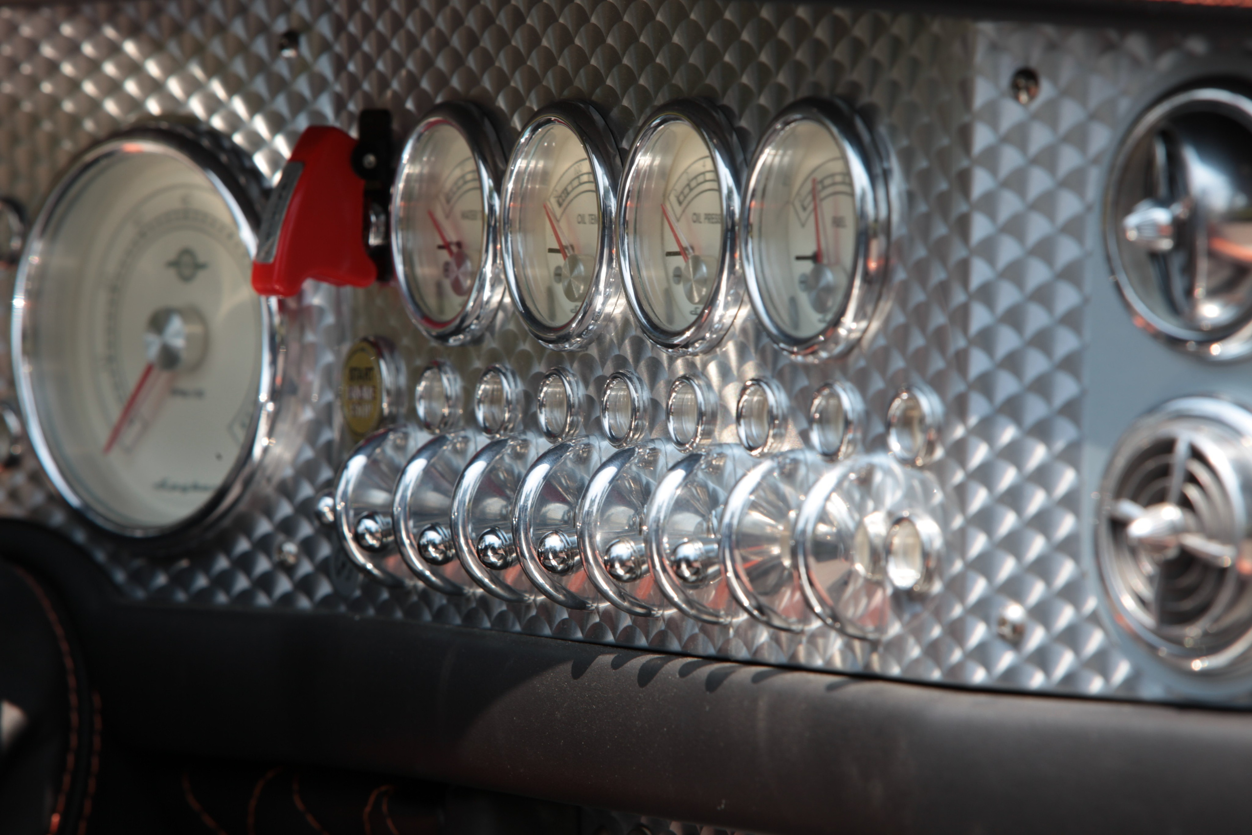 Автомобиль Спайкер Spyker Roadster. Cabrio