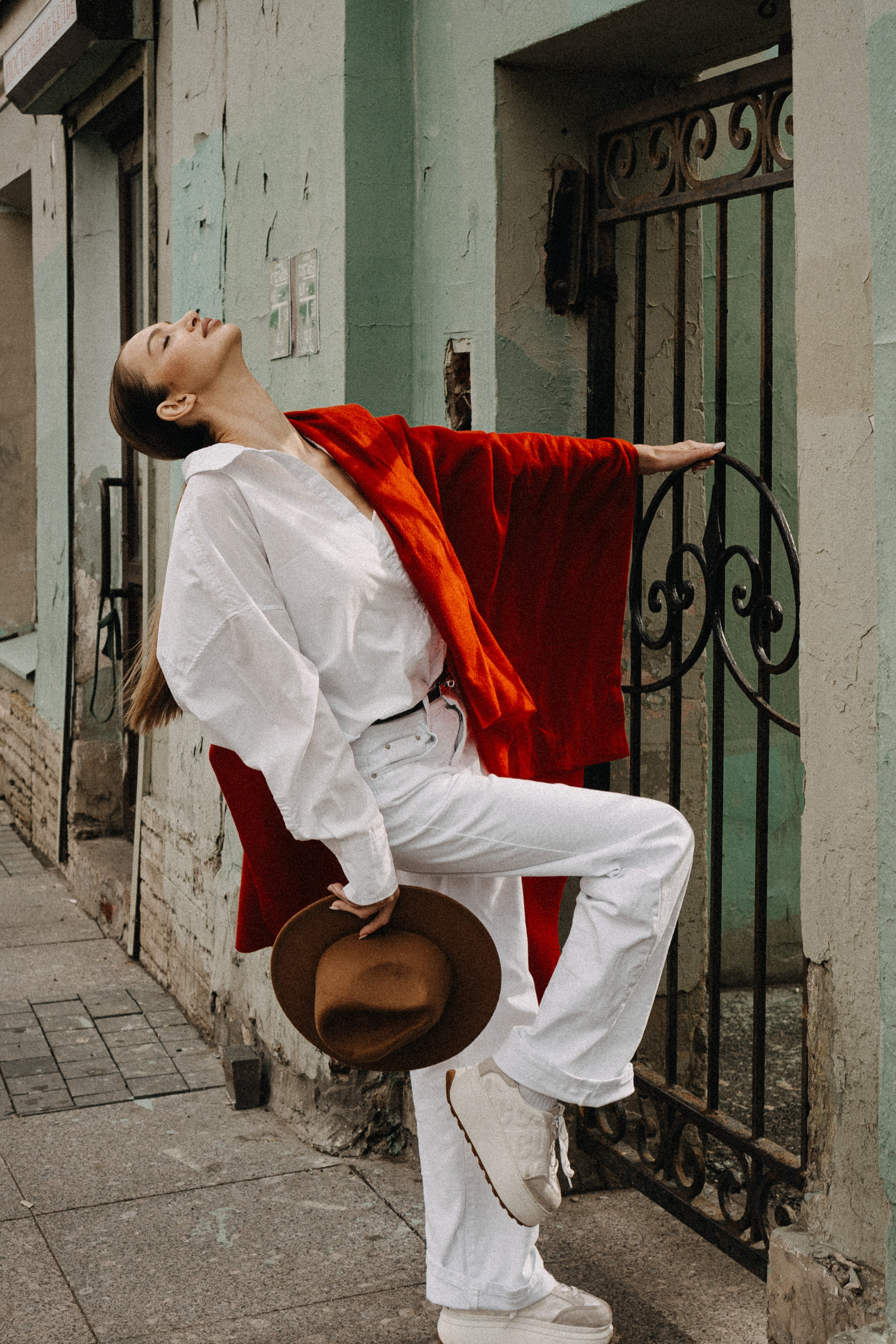 МЫ ГУЛЯЛИ ПРО КРЫШАМ ПИТЕРА. Профессиональный фотограф, Санкт-Петербург — Виктория Богомолова