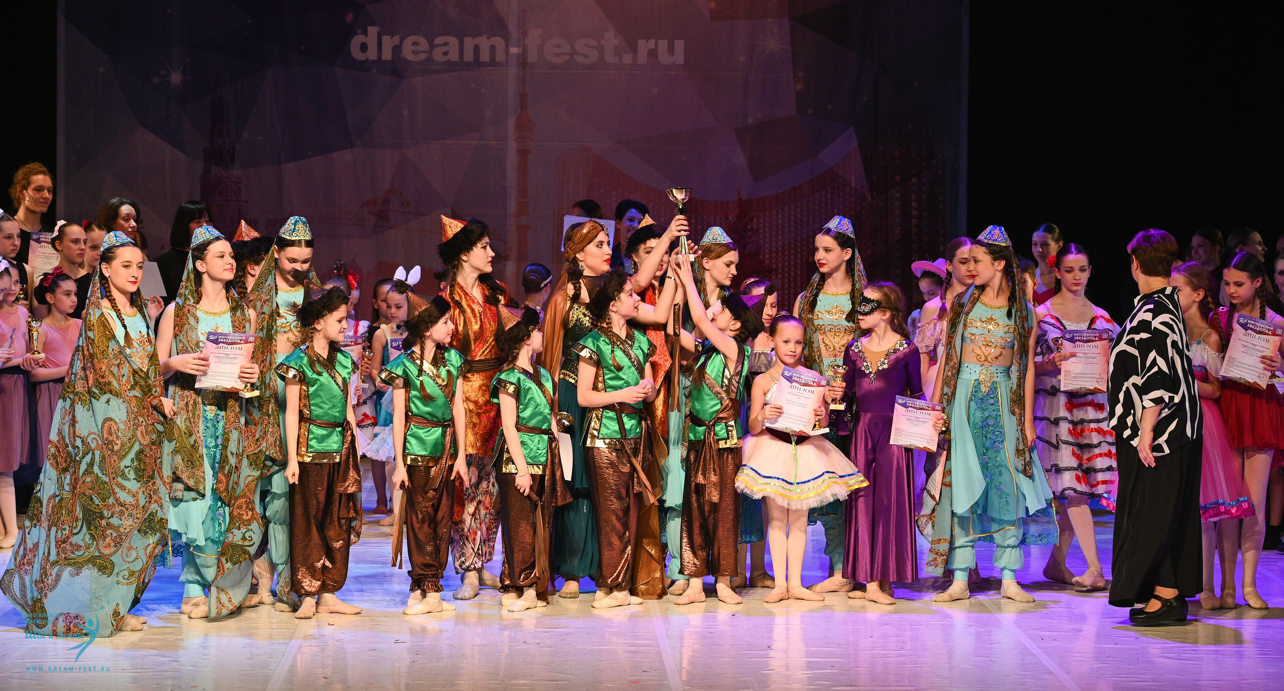 17.05.2025 «Московский Звездопад» Фестивальное движение «Шаг к мечте» г. Москва. Медиастудия Фото Концепт