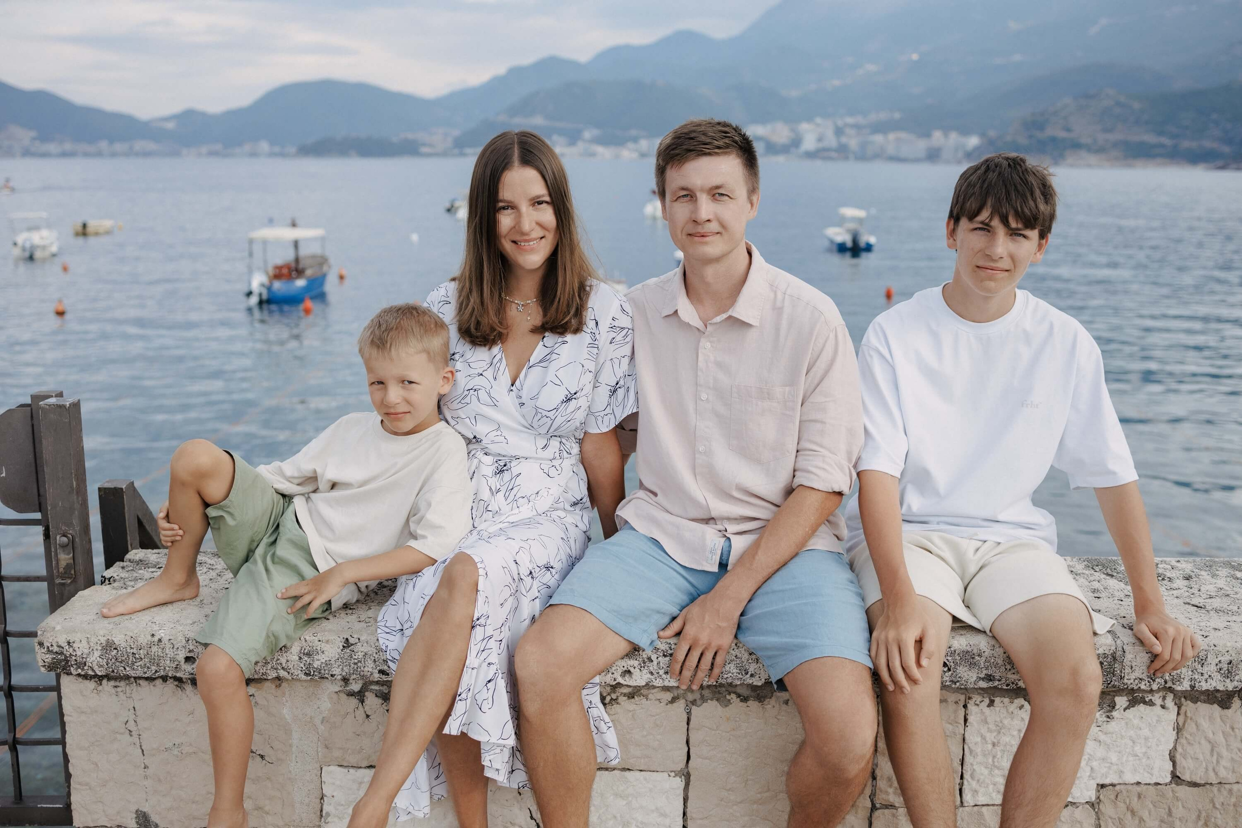 Семейный фотограф в Свети-Стефан Черногория. Федор Лемешко — Семейный и Свадебный Лайфстайл фотограф в Таиланде Дубае Грузии Армении