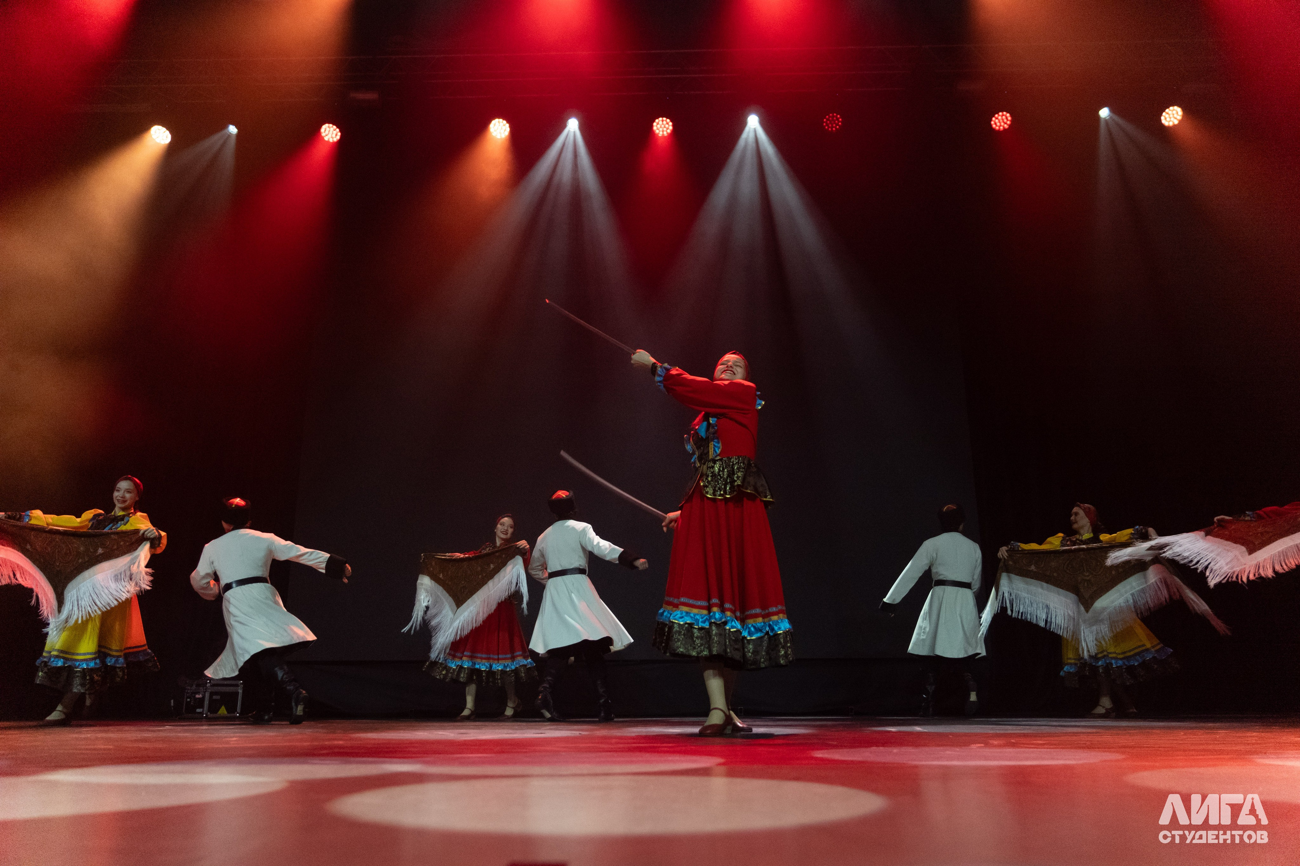 Российская Студенческая Весна 2025. Портретный фотограф в Казани Радомир Заздравных