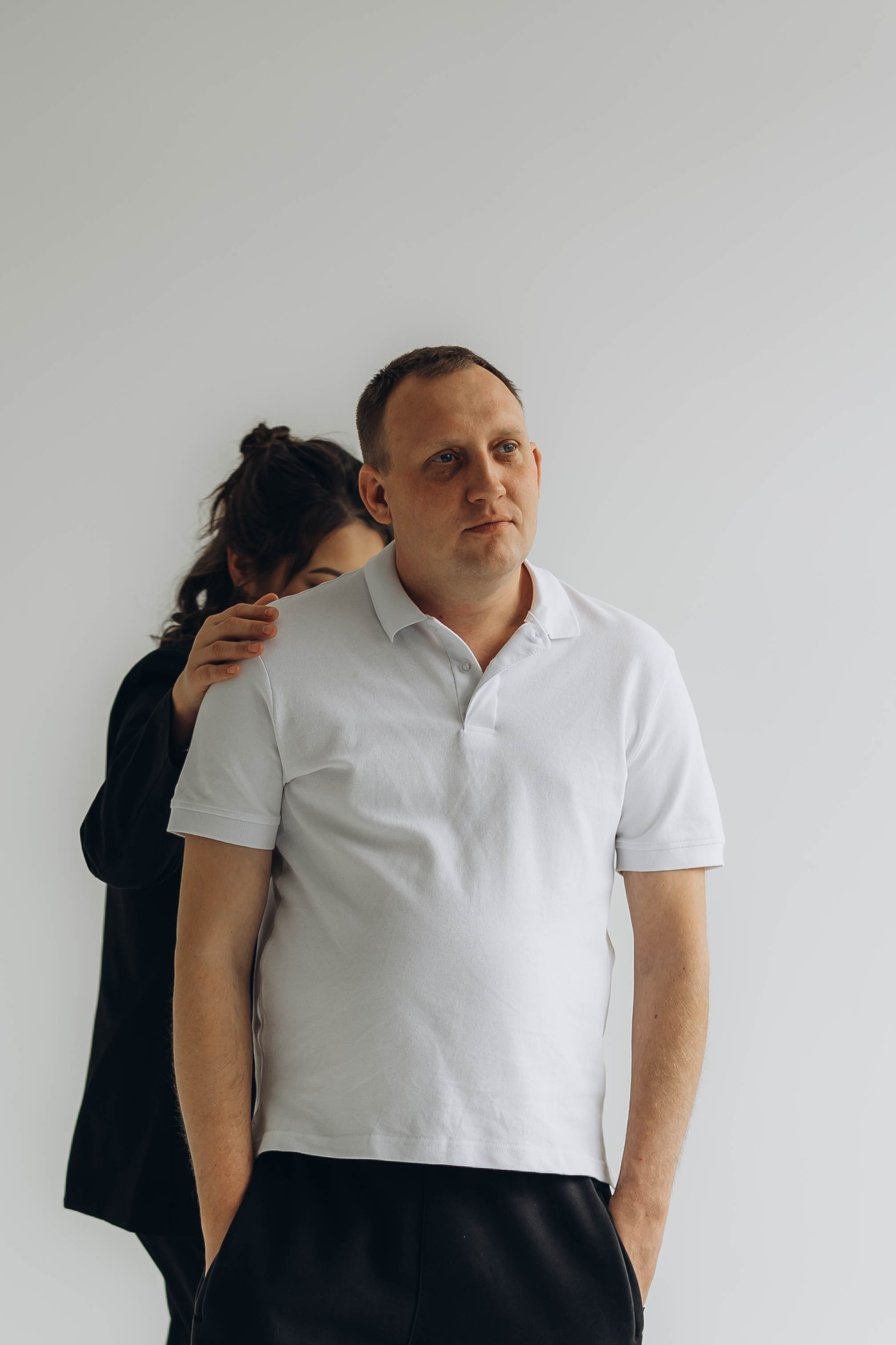 Беременность съемка пары в студии. Фотограф Екатеринбург Кокшарова Александра