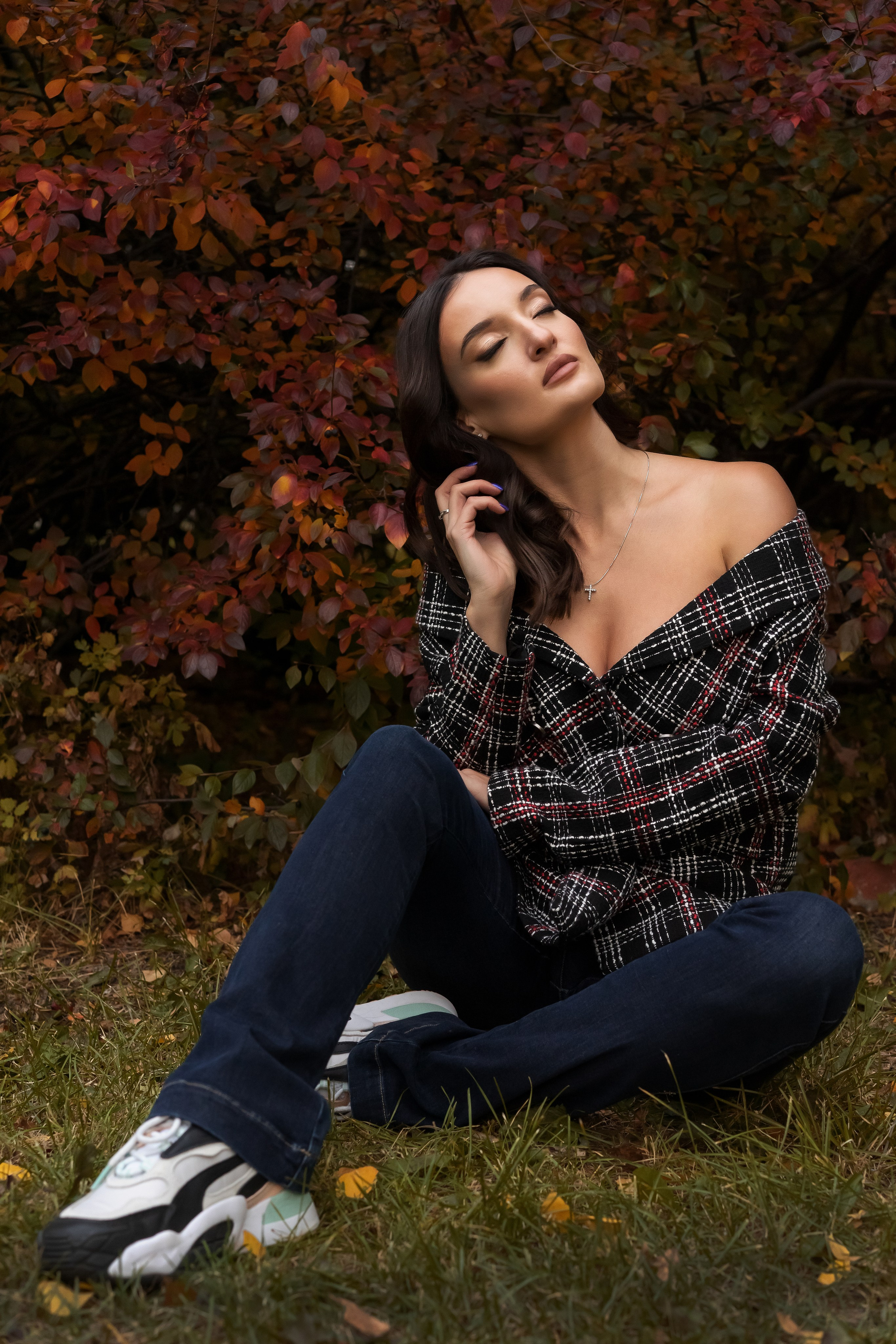 Портретная фотосессия с машиной. Фотограф Екатеринбург Кокшарова Александра