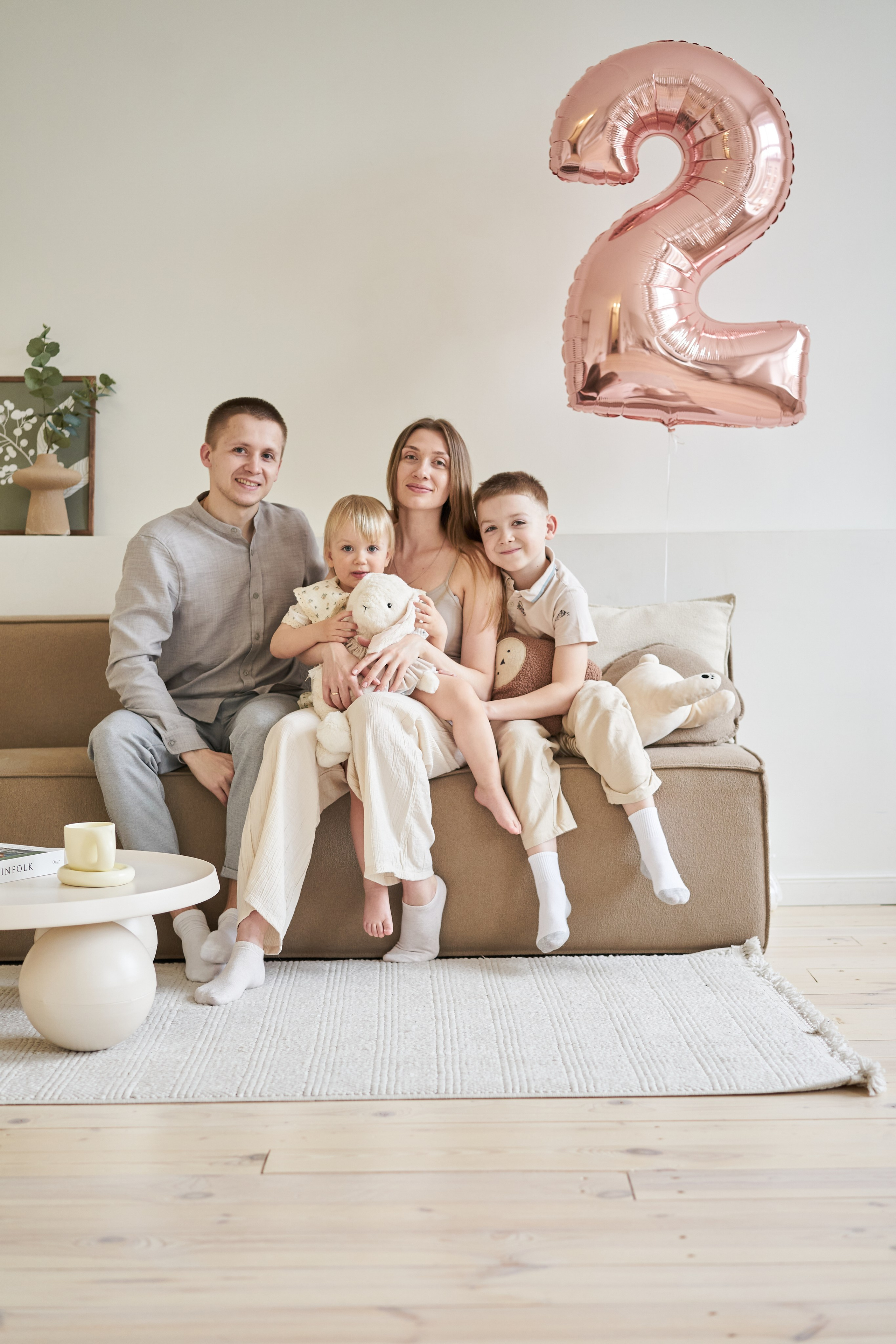 Семейная фотосессия в студии. Фотограф Екатеринбург Кокшарова Александра