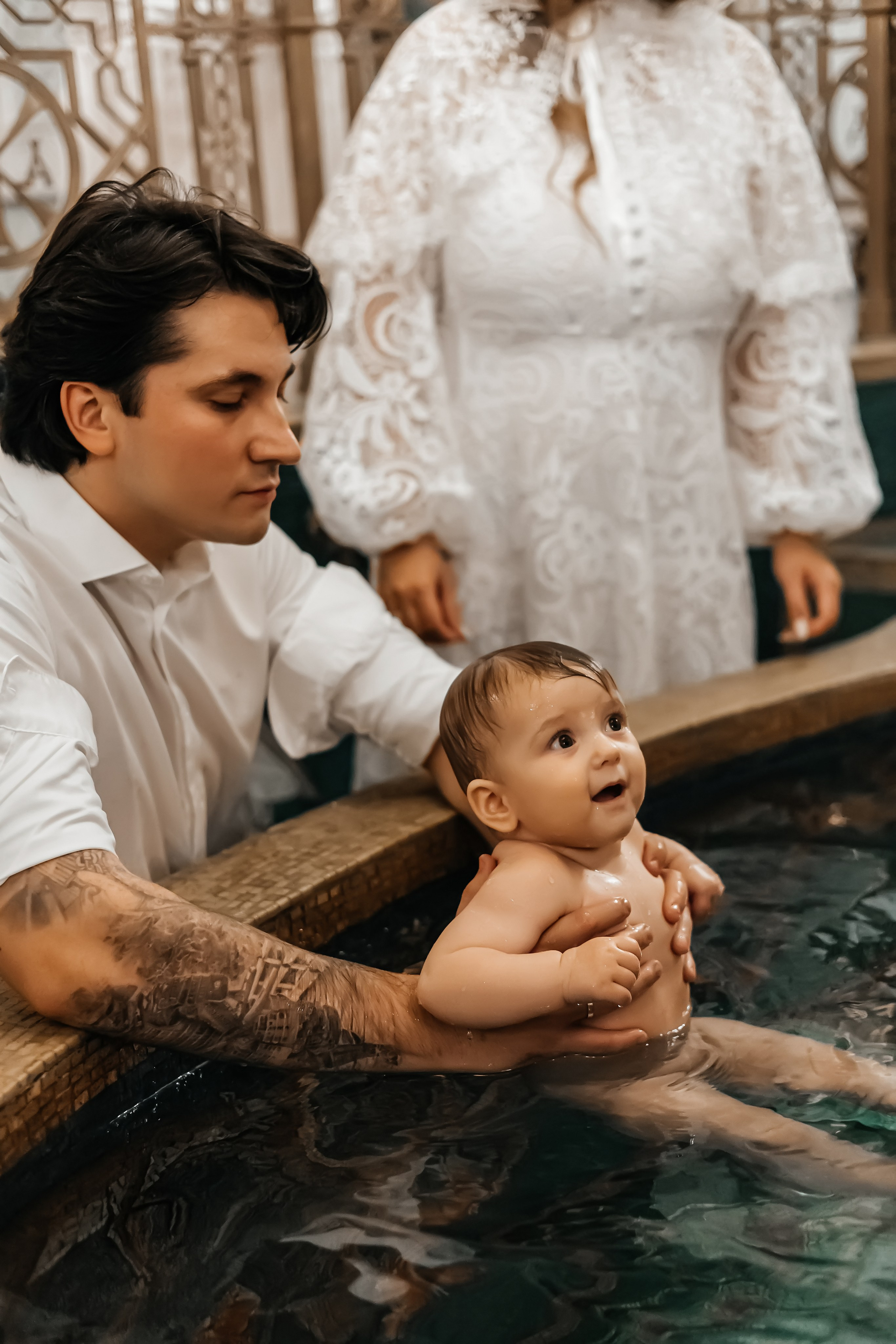 Крещение Ярославы в Сретенском монастыре. Фотограф на крещение и венчание Москва  Надежда Баланина