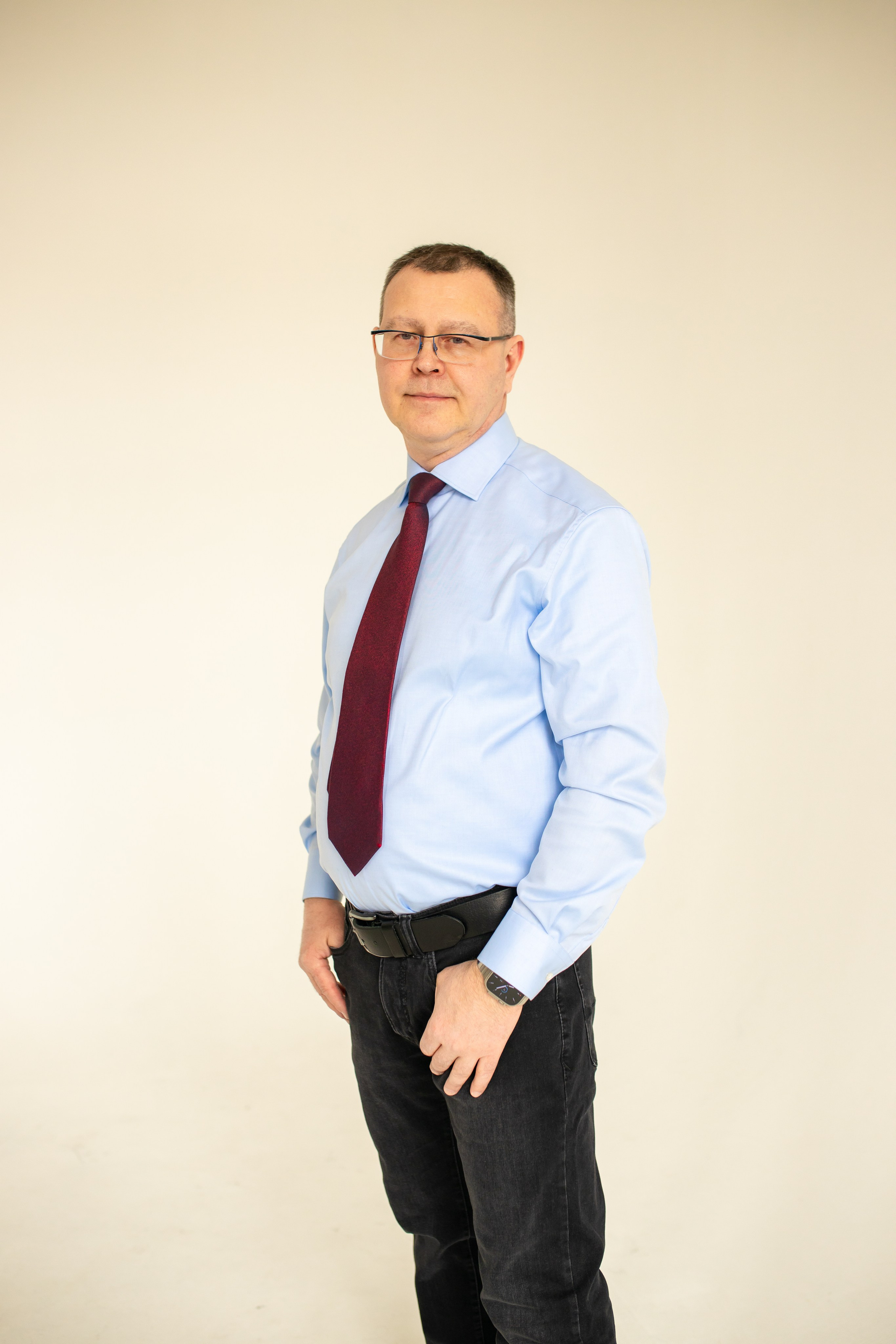 Семейная фотосессия на циклораме с естественным светом. Фотограф в Железнодорожном и Балашихе