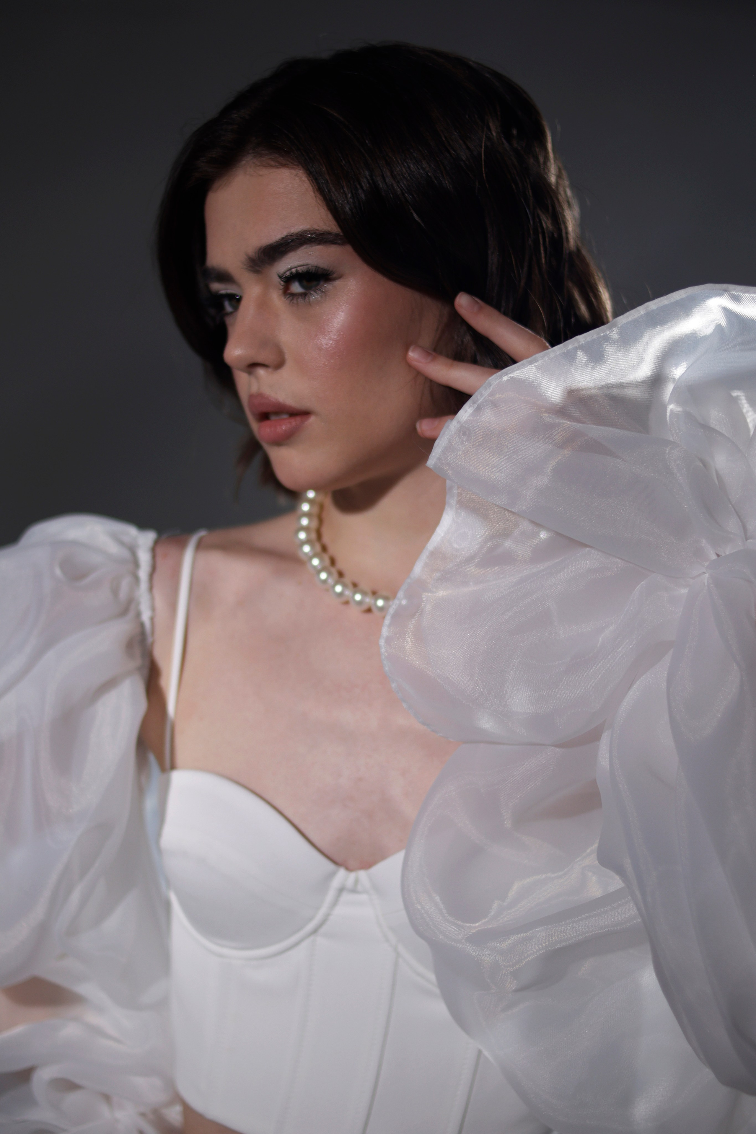 Фотосессии в студии. Я — фотограф, который помогает запечатлеть самые важные моменты вашей жизни!