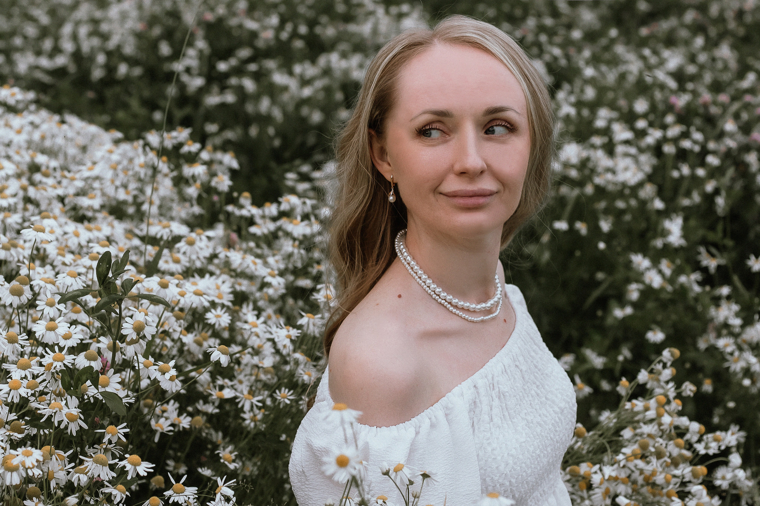 фотосессия в ромашковом поле в городе Екатеринбург, фотограф Екатеринбург, фотосессия в Екатеринбурге